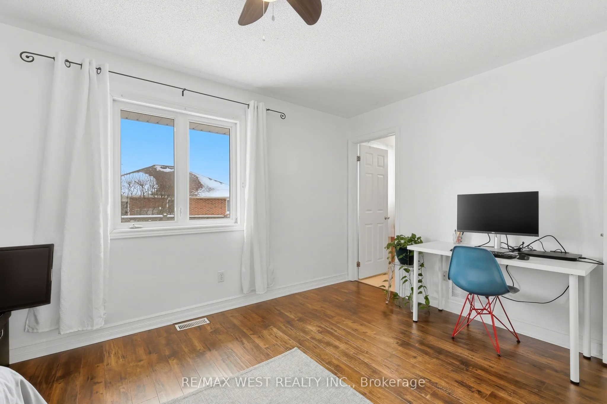 20 Eakins Crescent