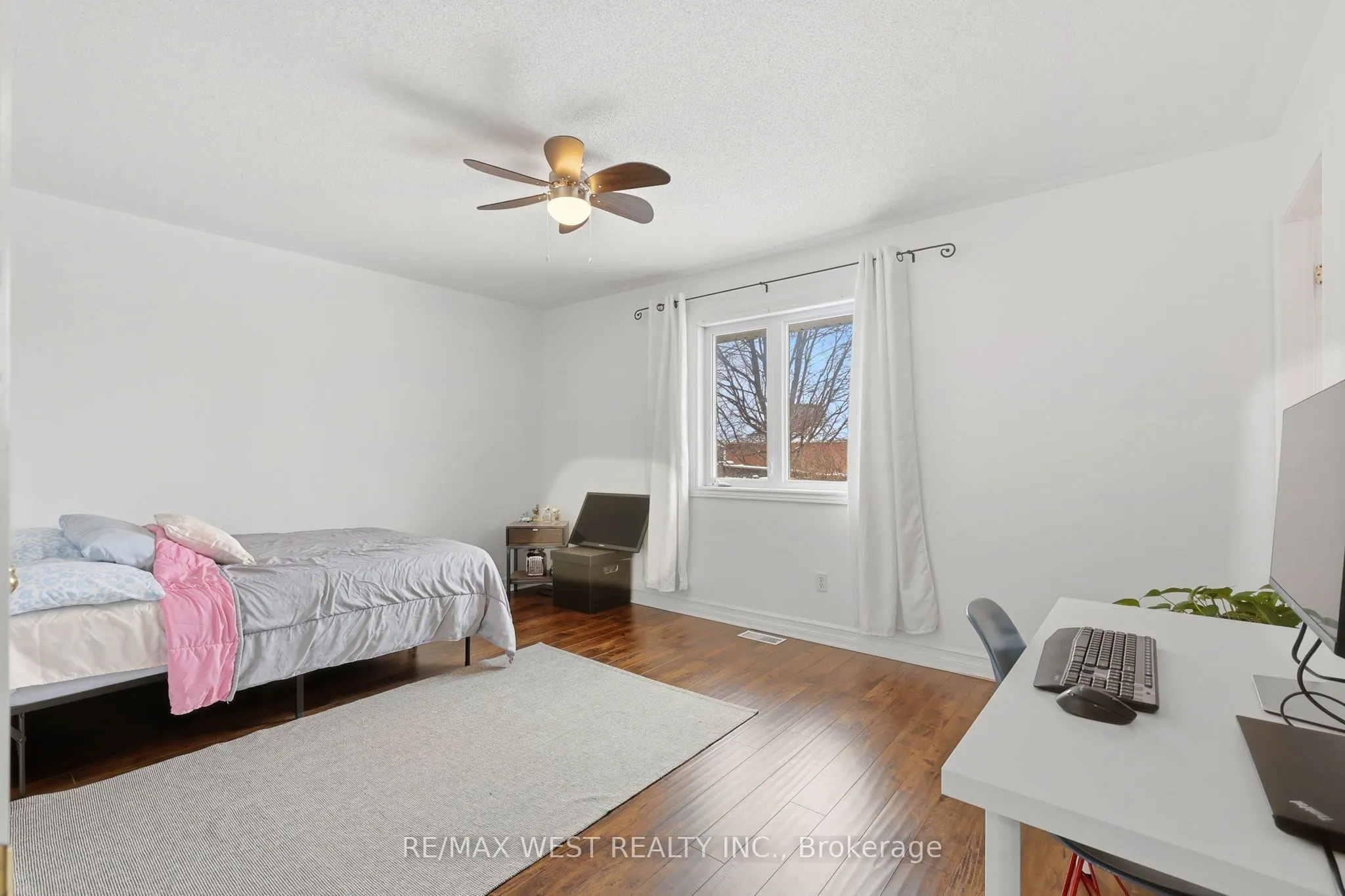 20 Eakins Crescent
