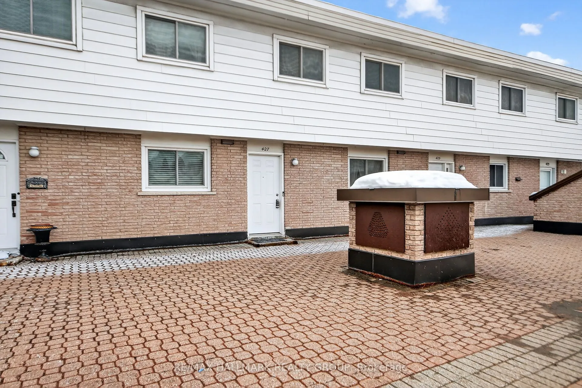 427 Moodie Drive #25