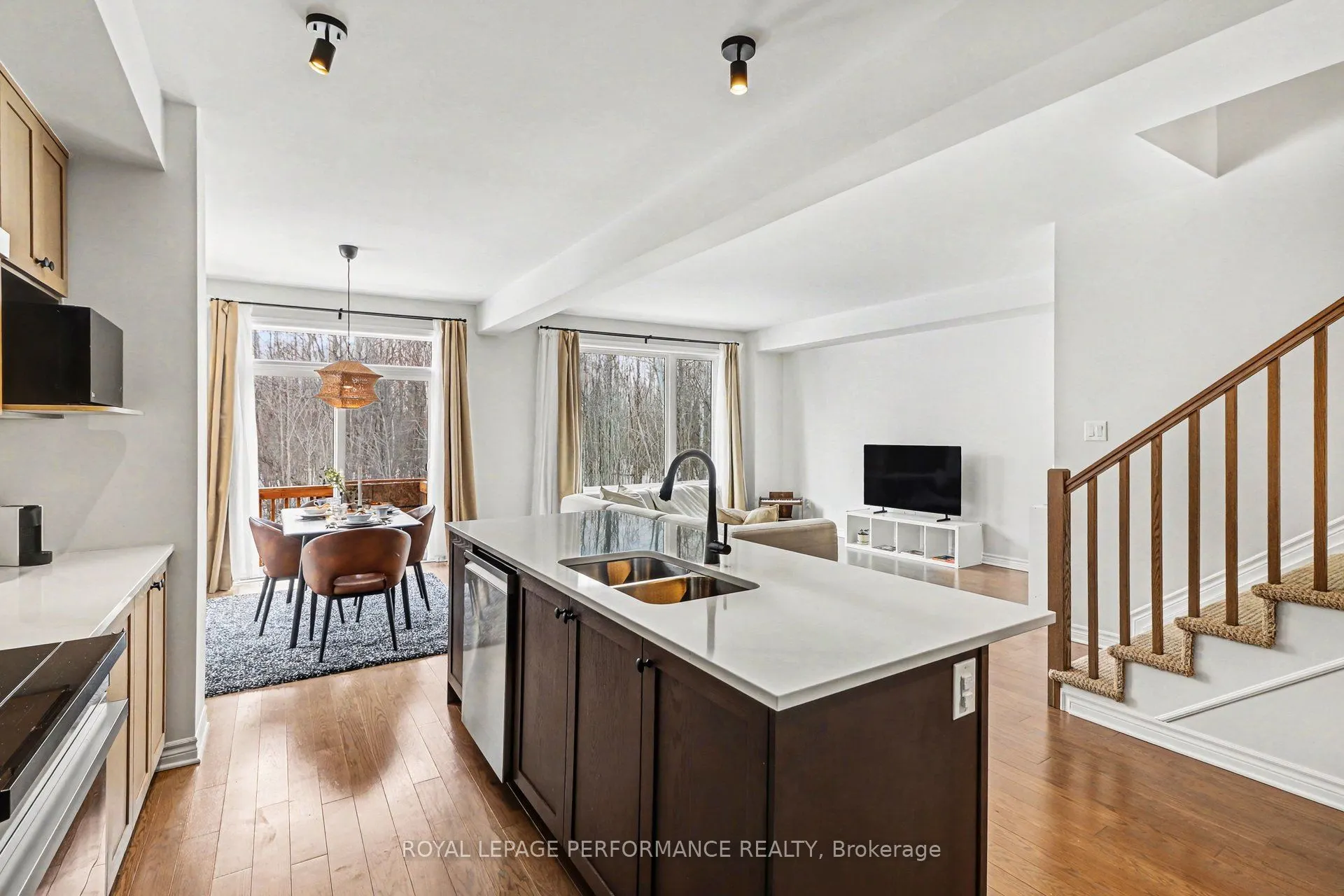 14 Academie Street