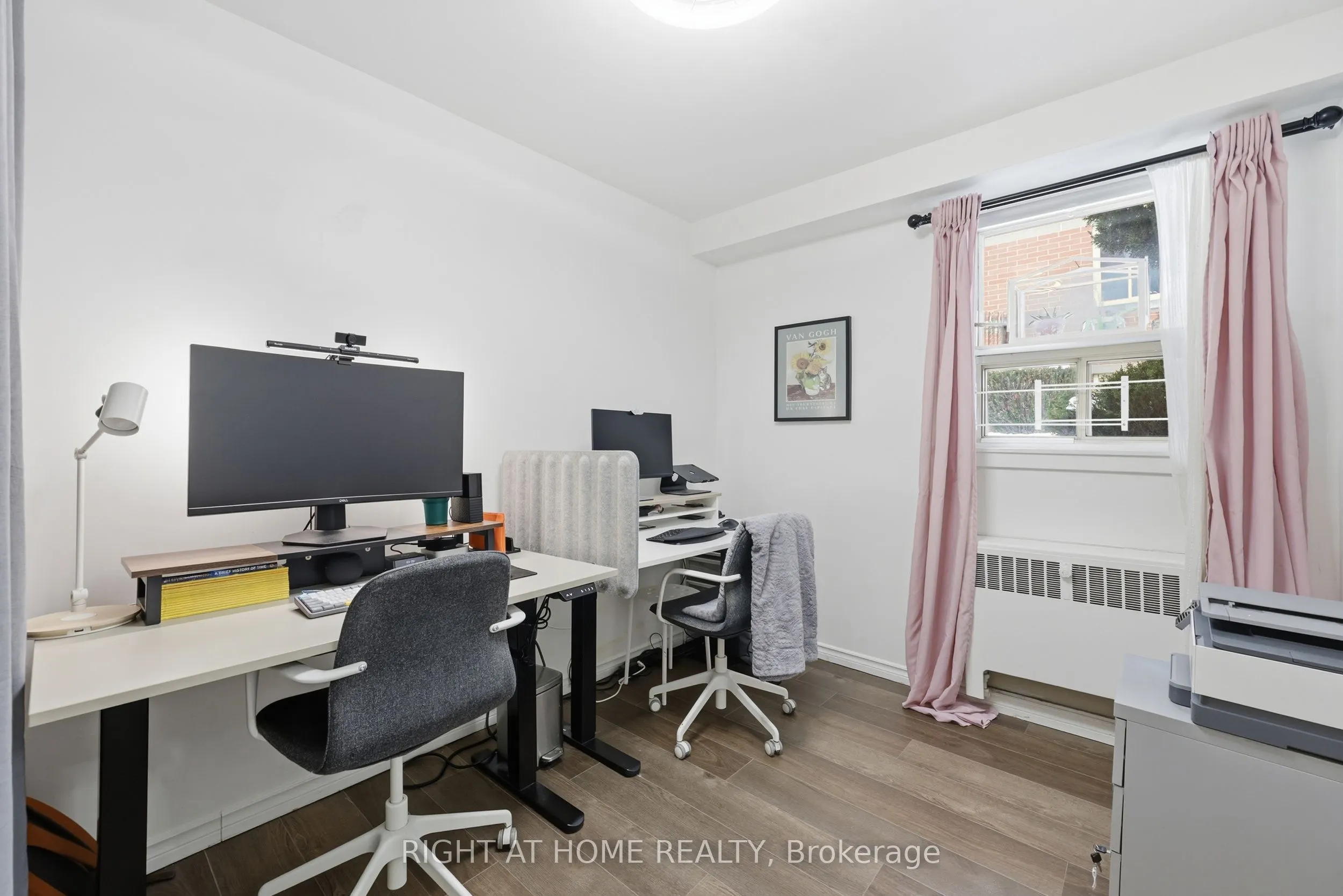 223 MacNab Street S #11