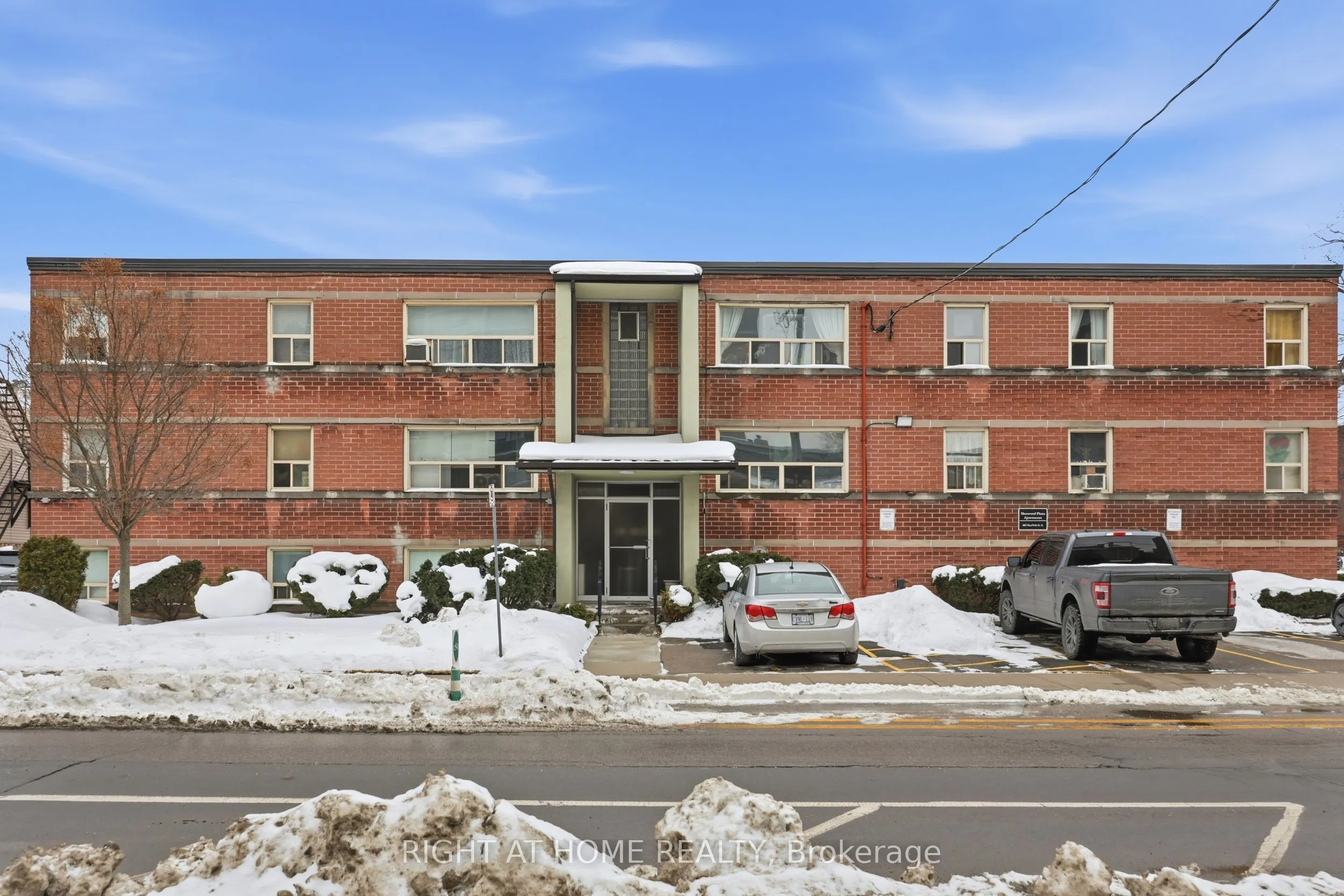 223 MacNab Street S #11