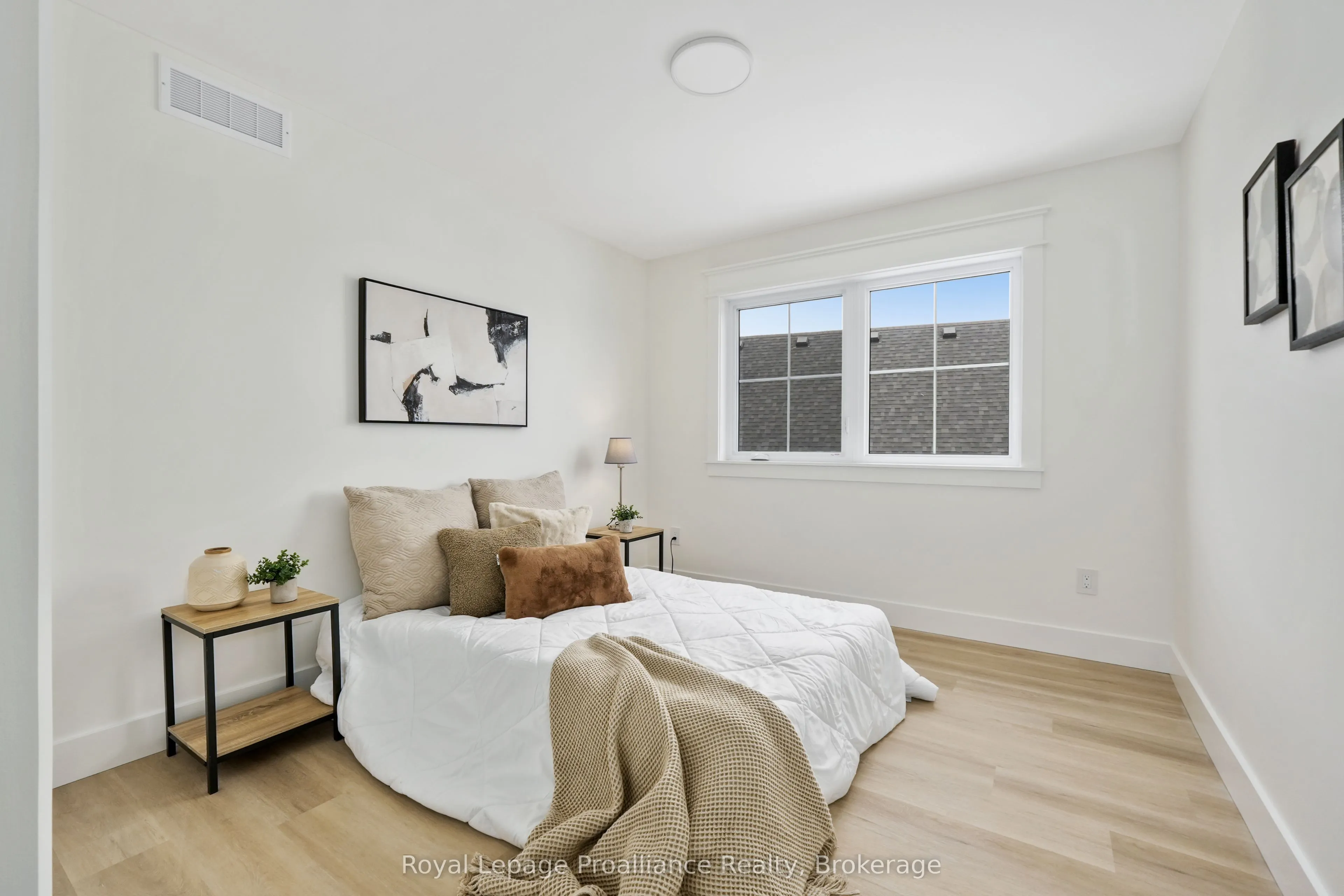 4 Hollingsworth Street