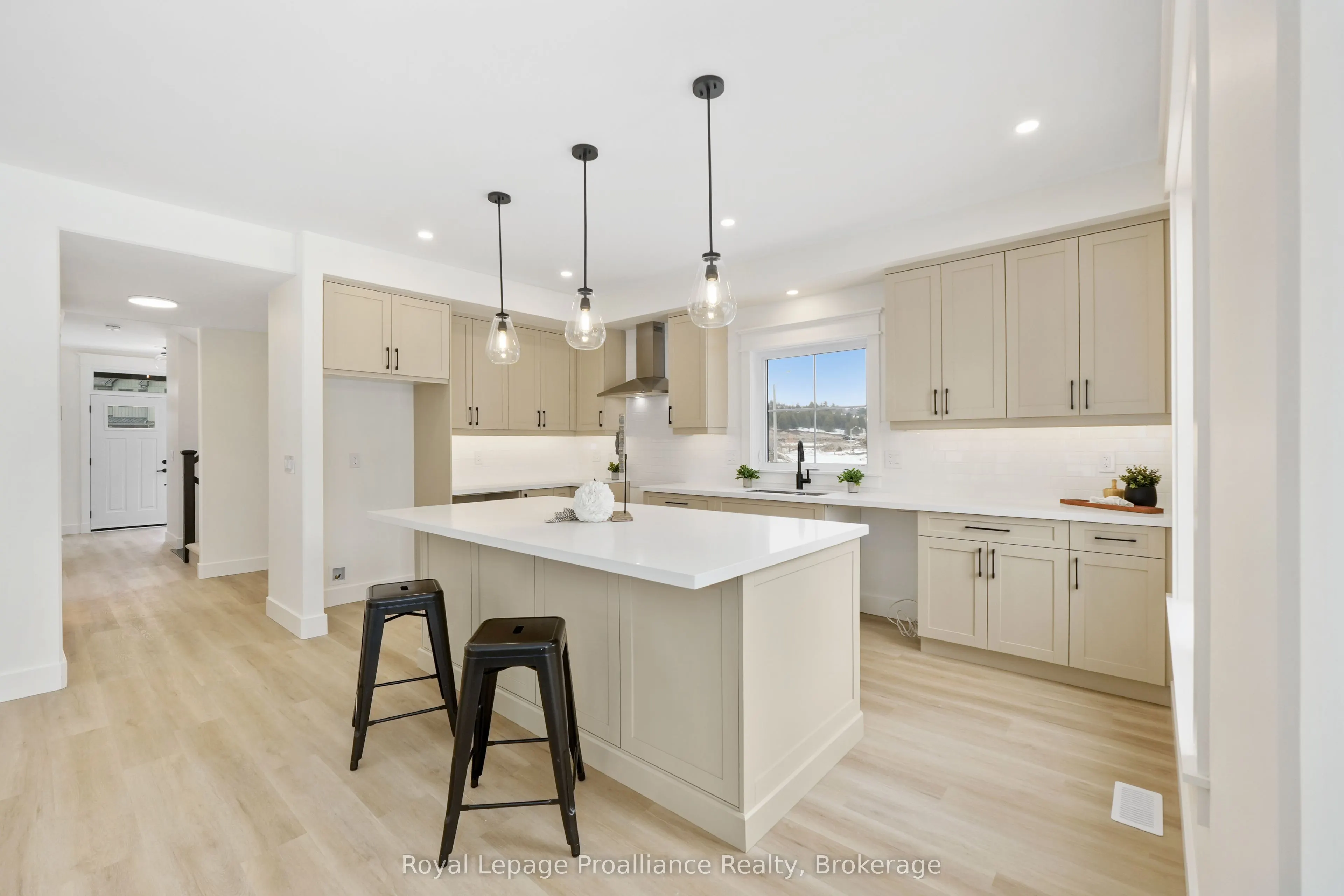 4 Hollingsworth Street