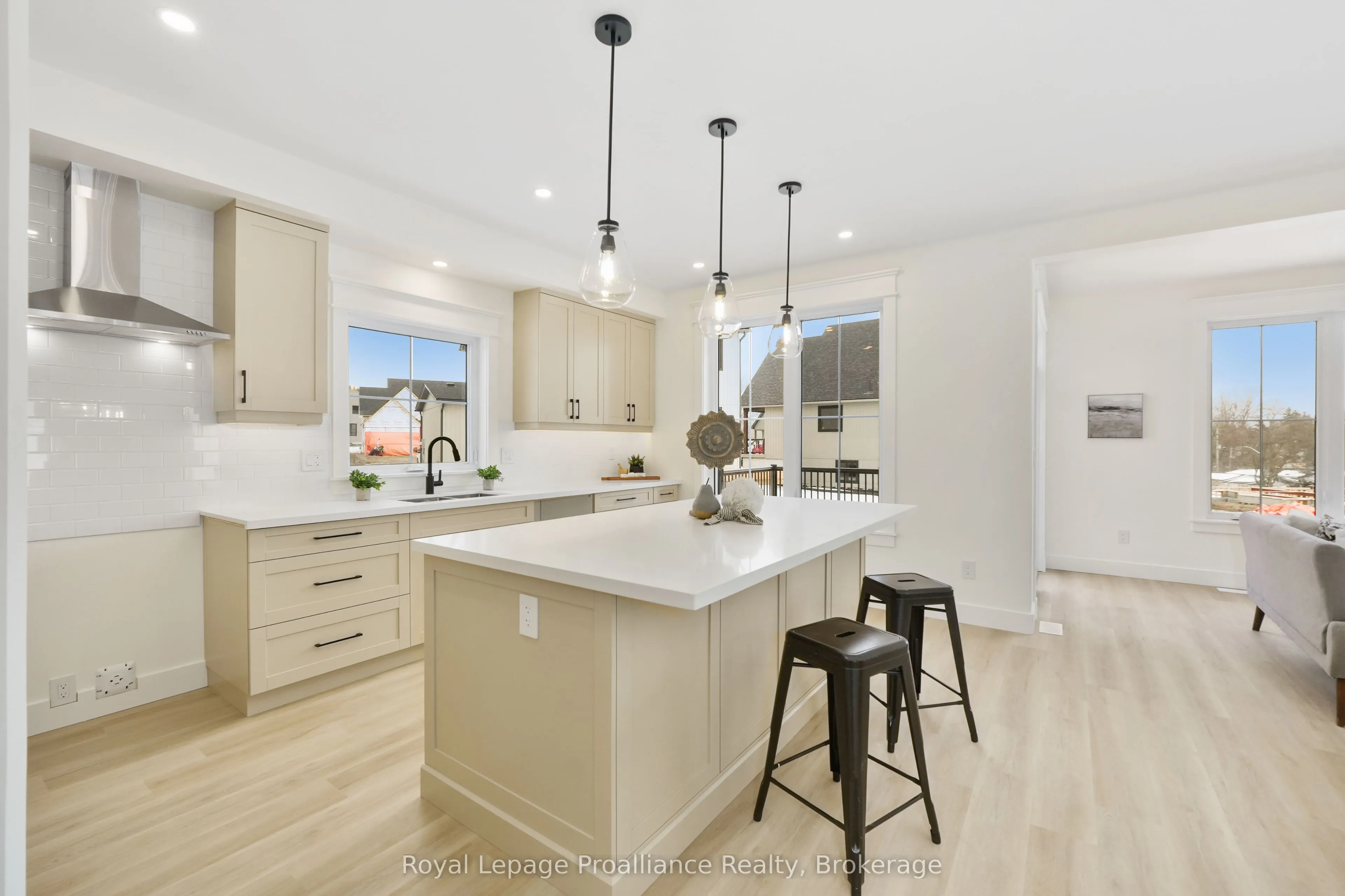 4 Hollingsworth Street