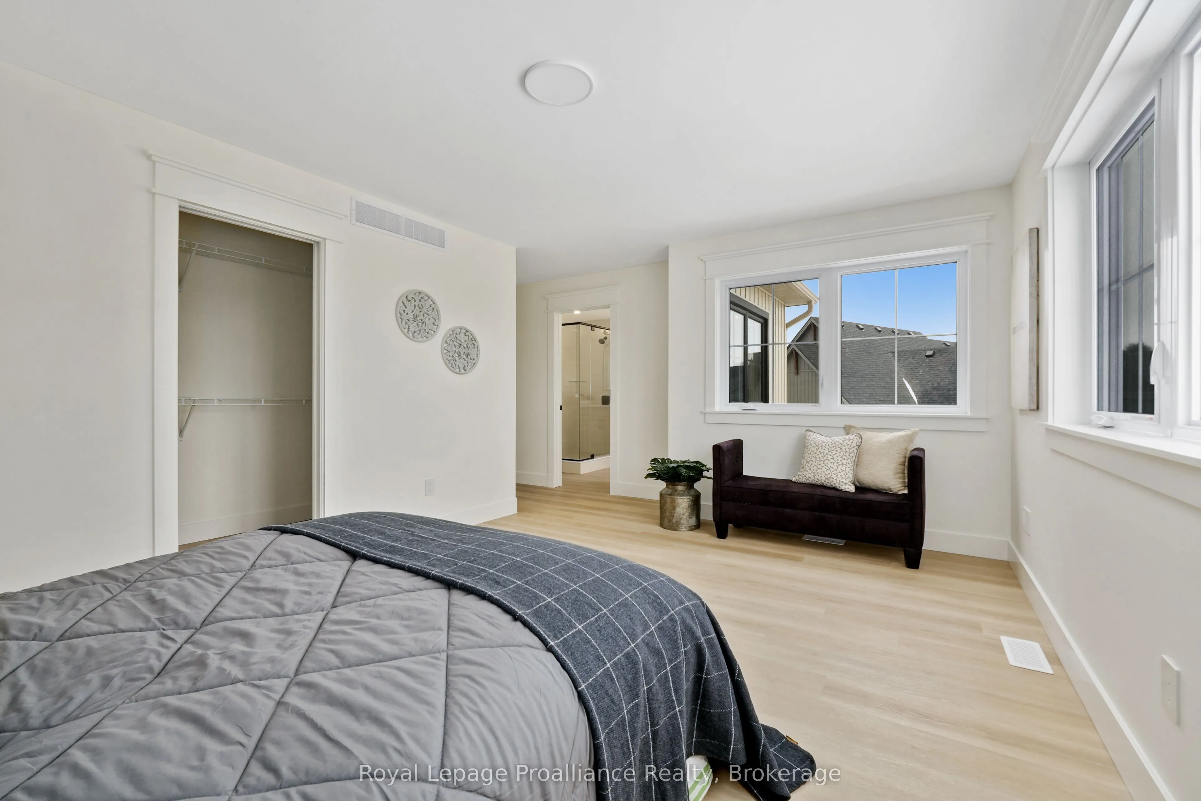 4 Hollingsworth Street