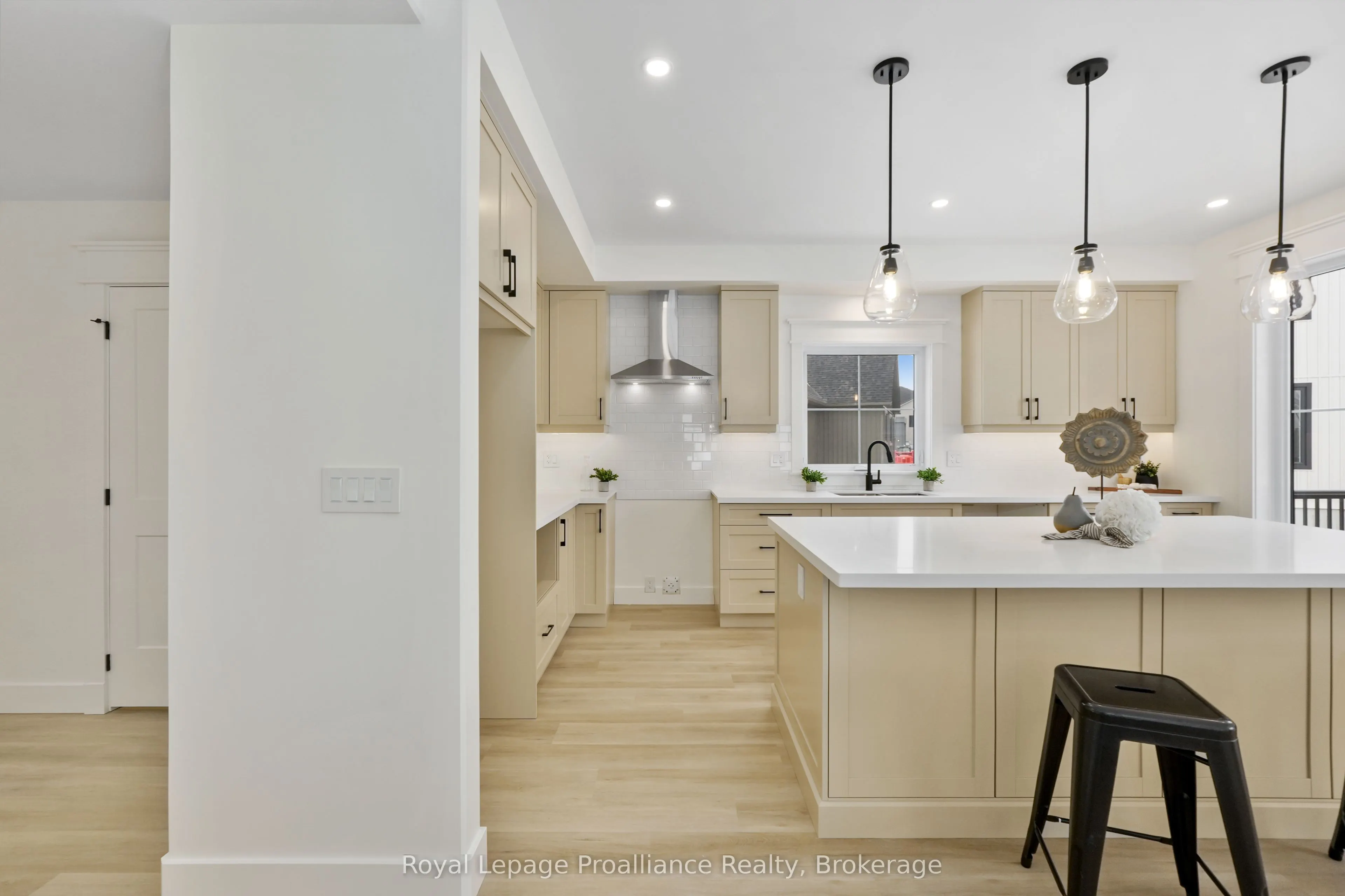 4 Hollingsworth Street