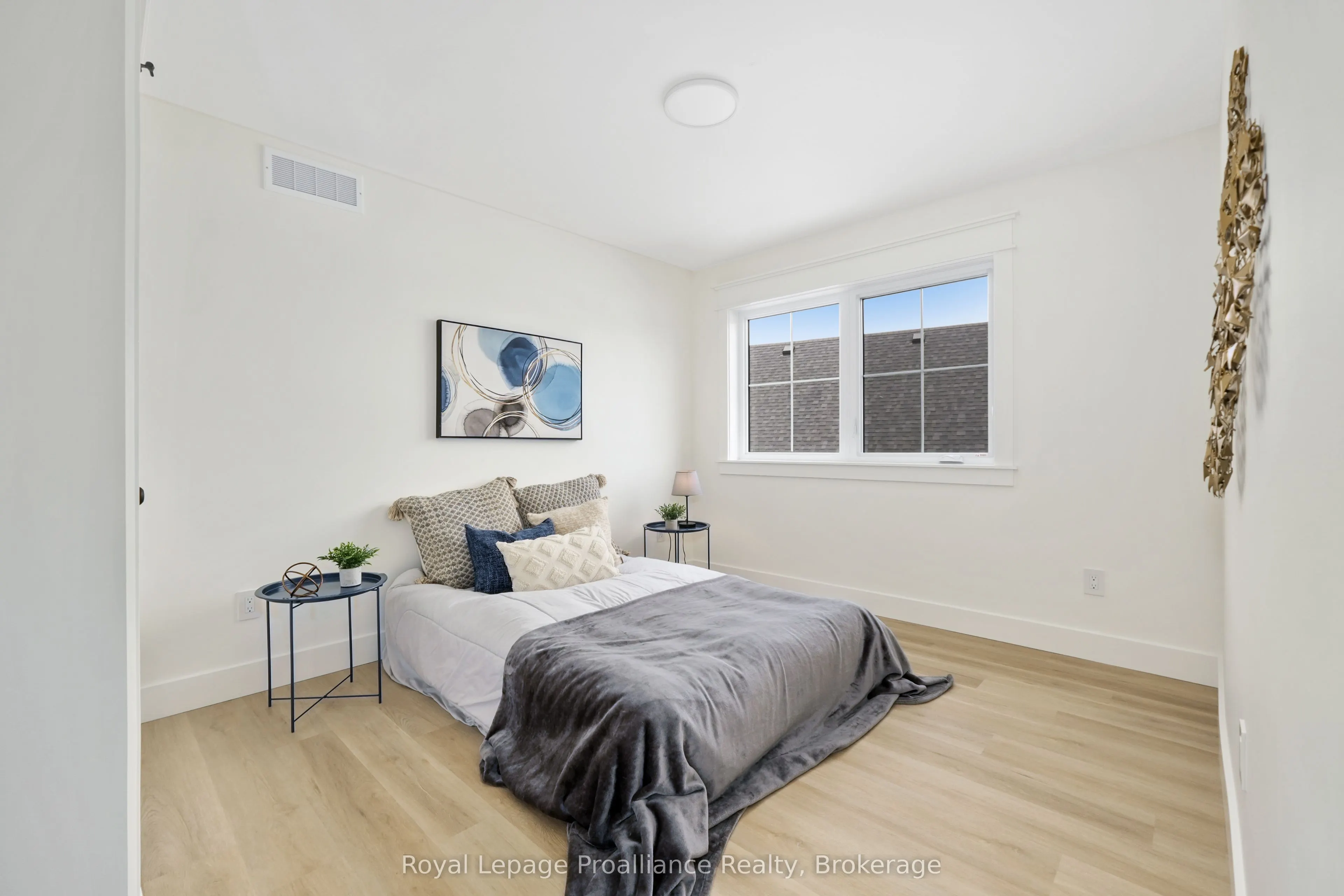 4 Hollingsworth Street