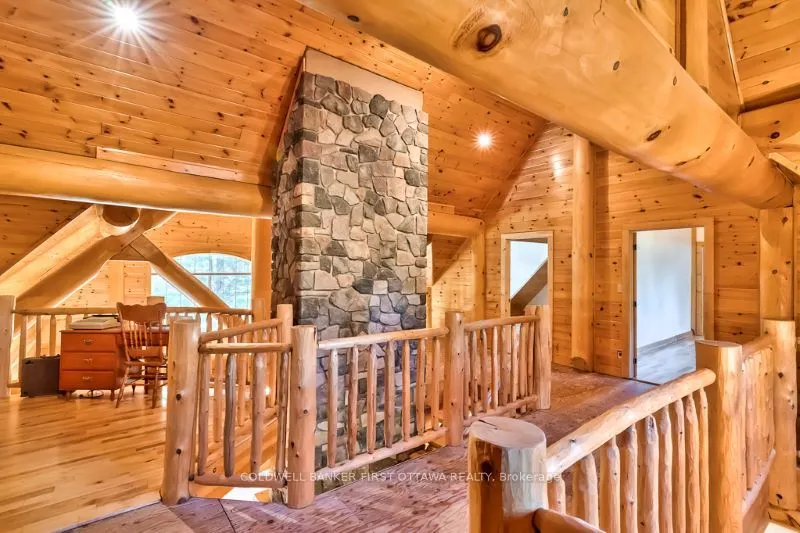 2467 DARLING Road