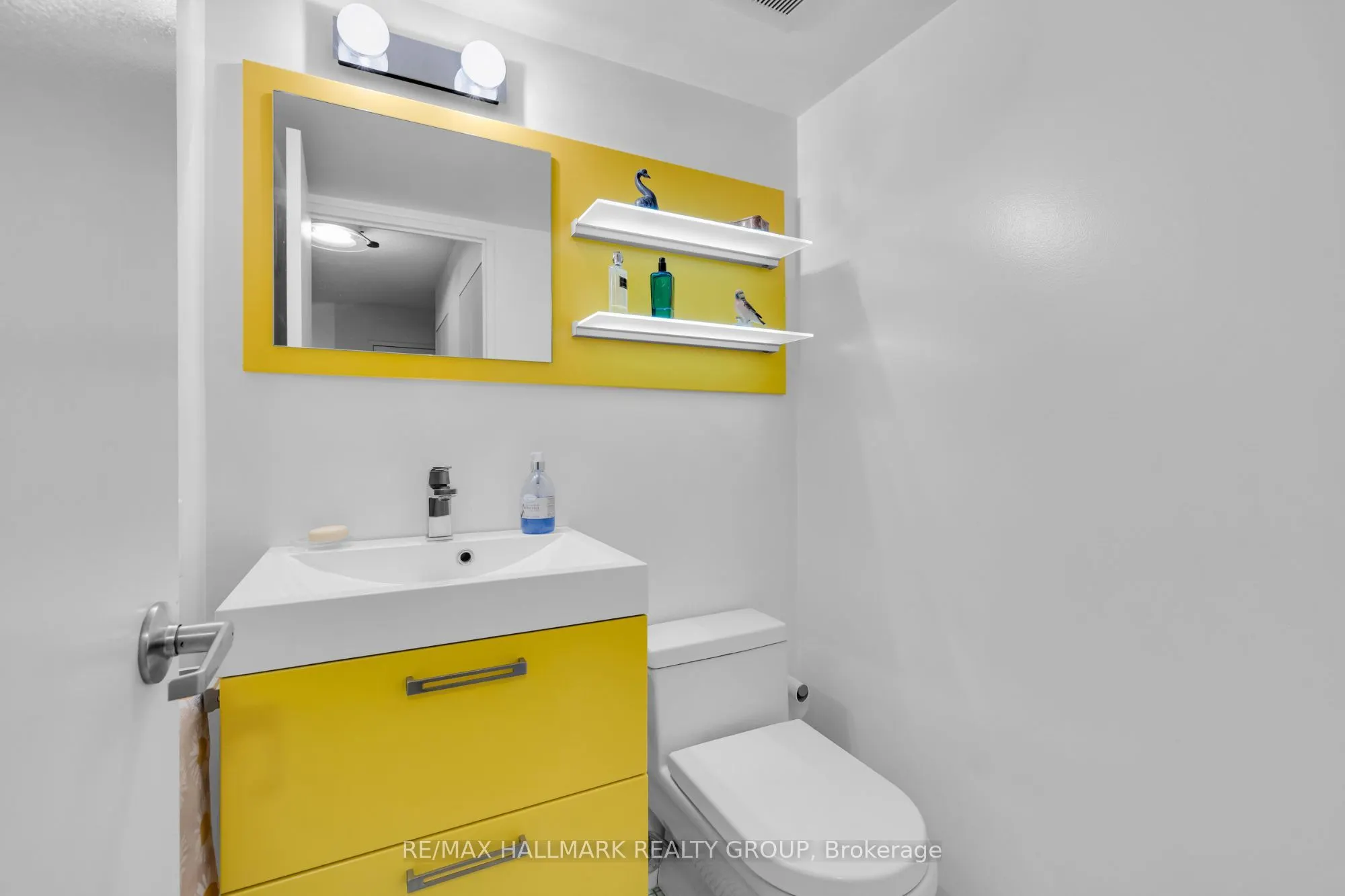 40 Arthur Street #203