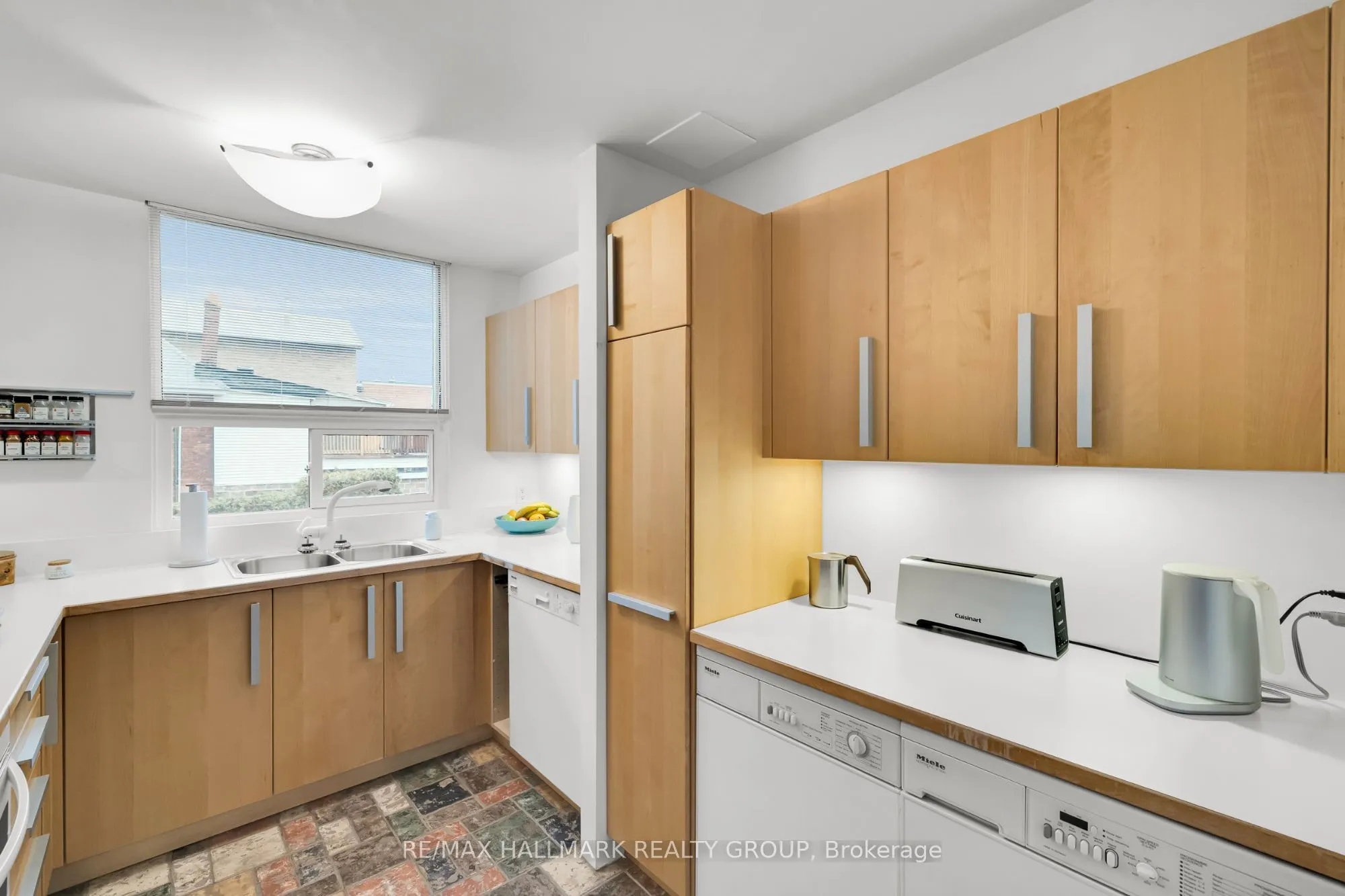 40 Arthur Street #203