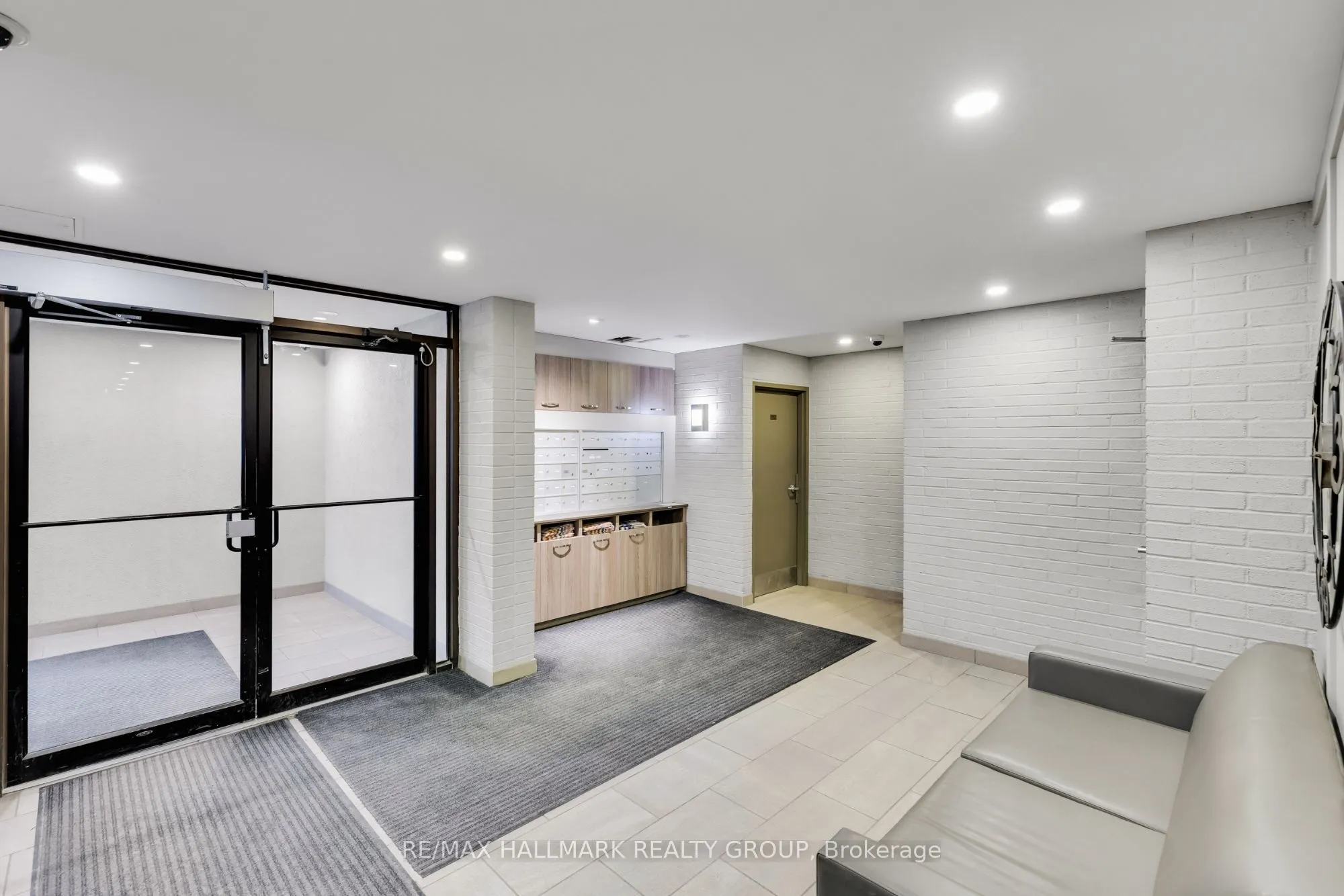 40 Arthur Street #203