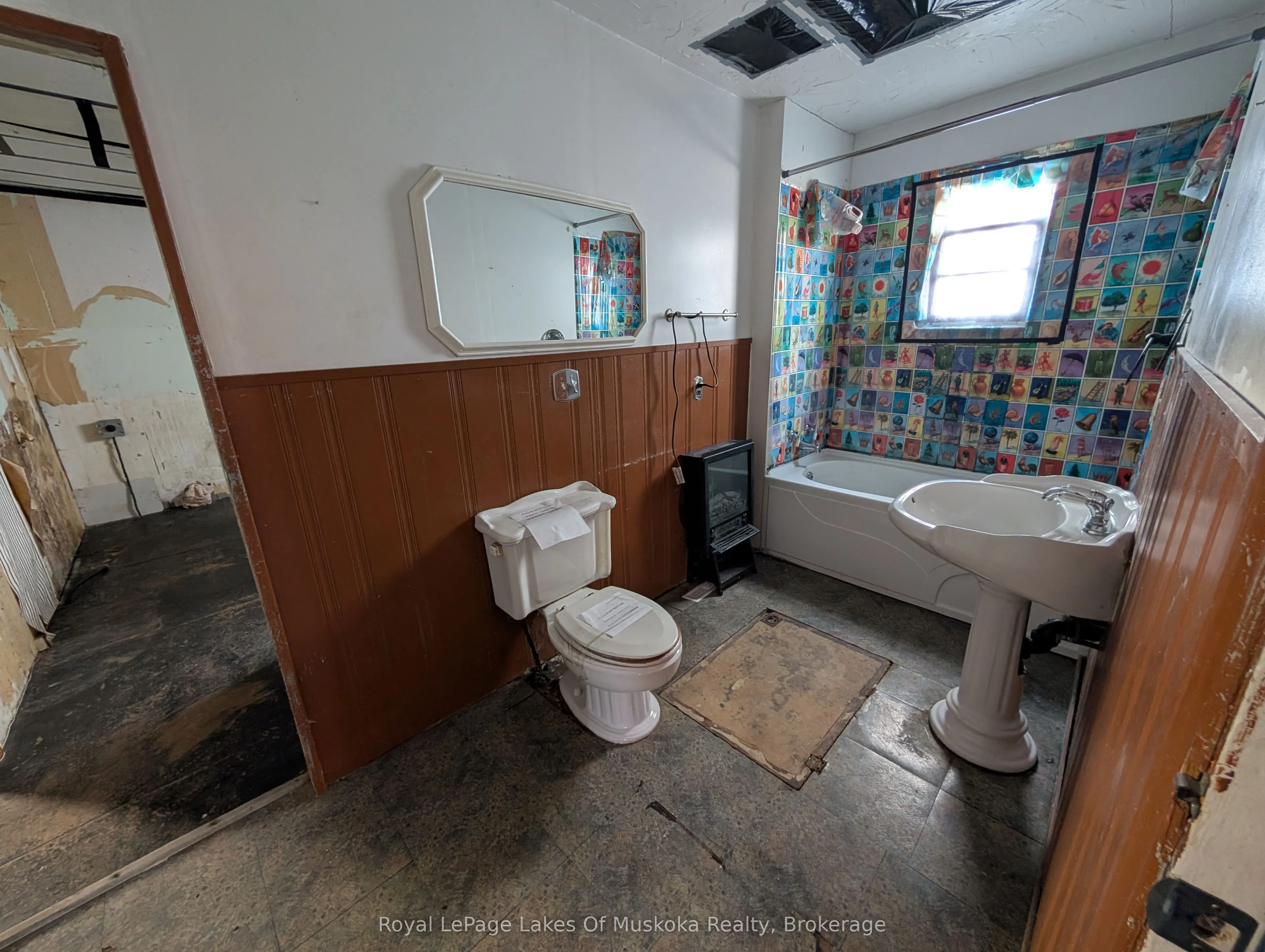 544 McIntyre Street E