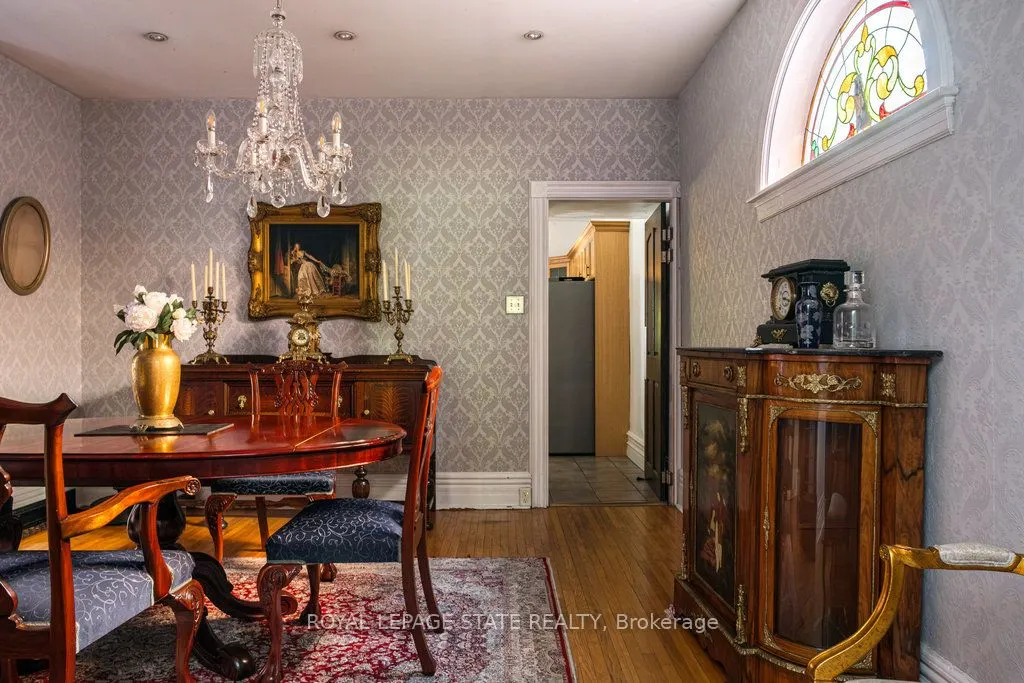 122 East Avenue S