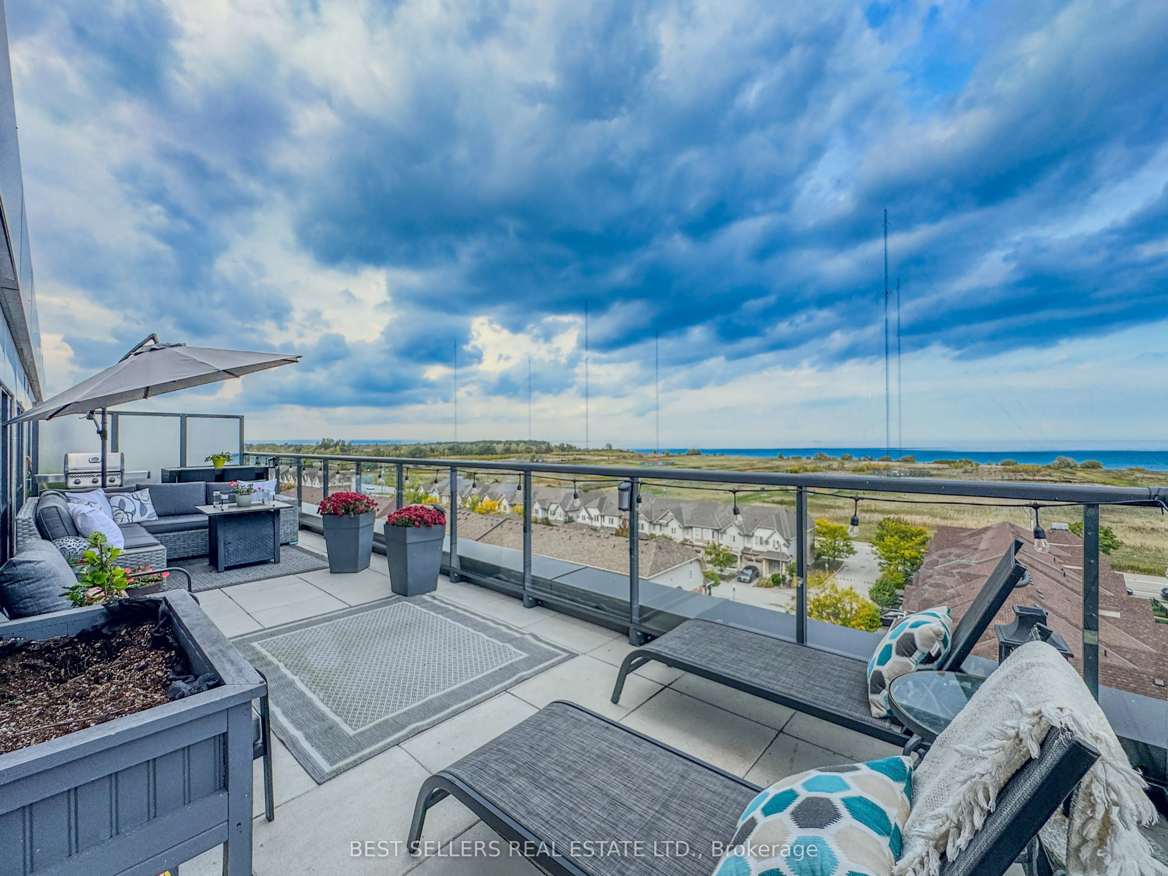 550 North Service Road #607
