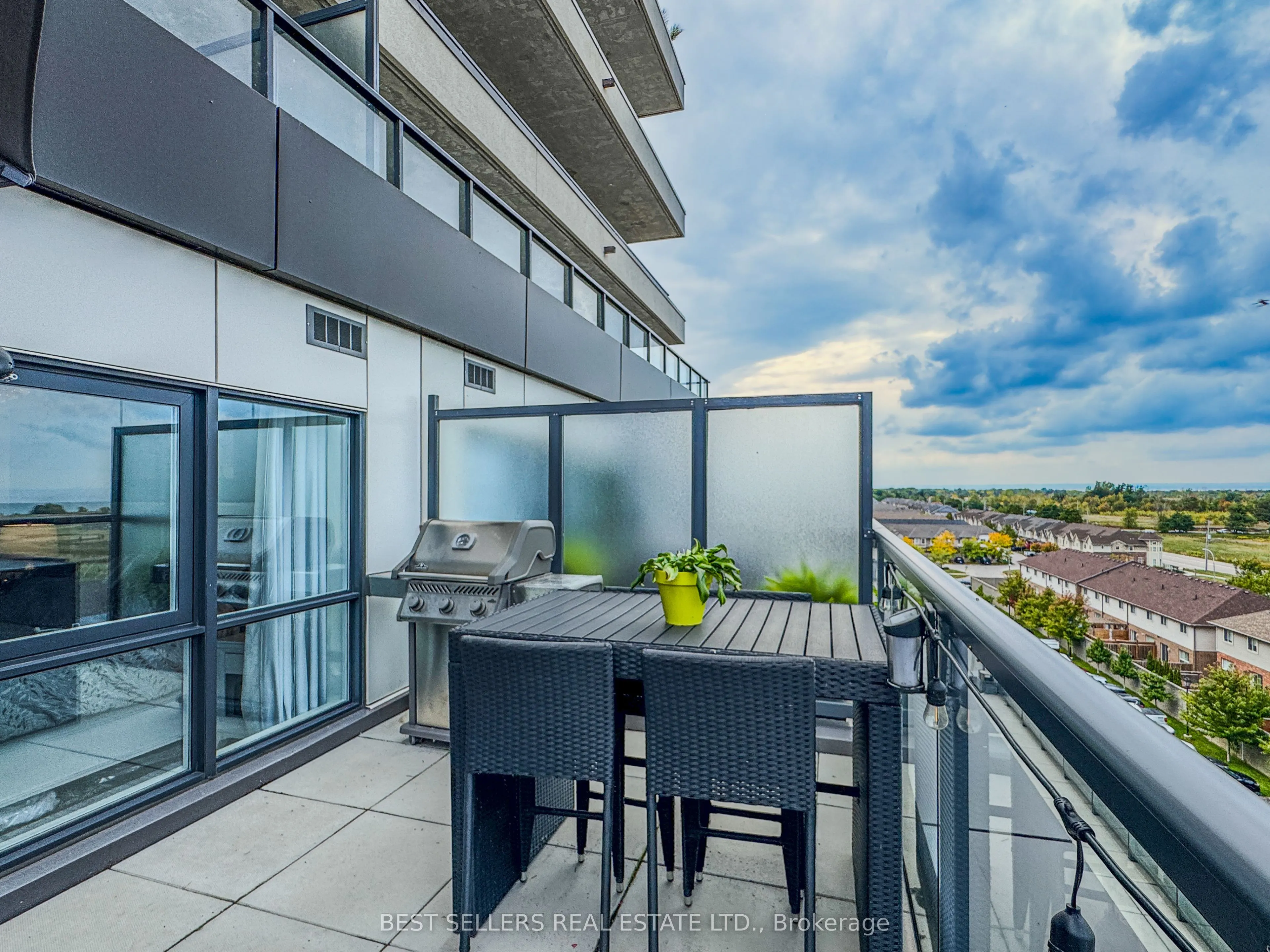 550 North Service Road #607
