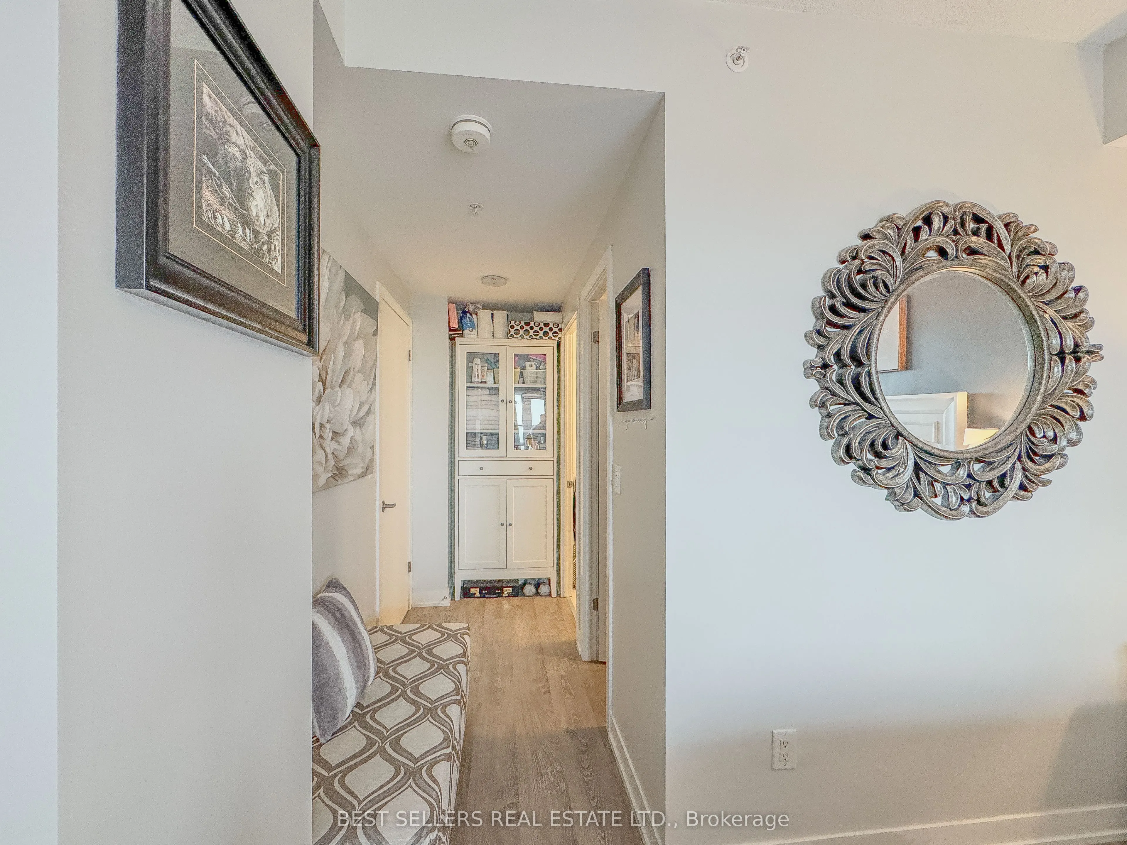 550 North Service Road #607
