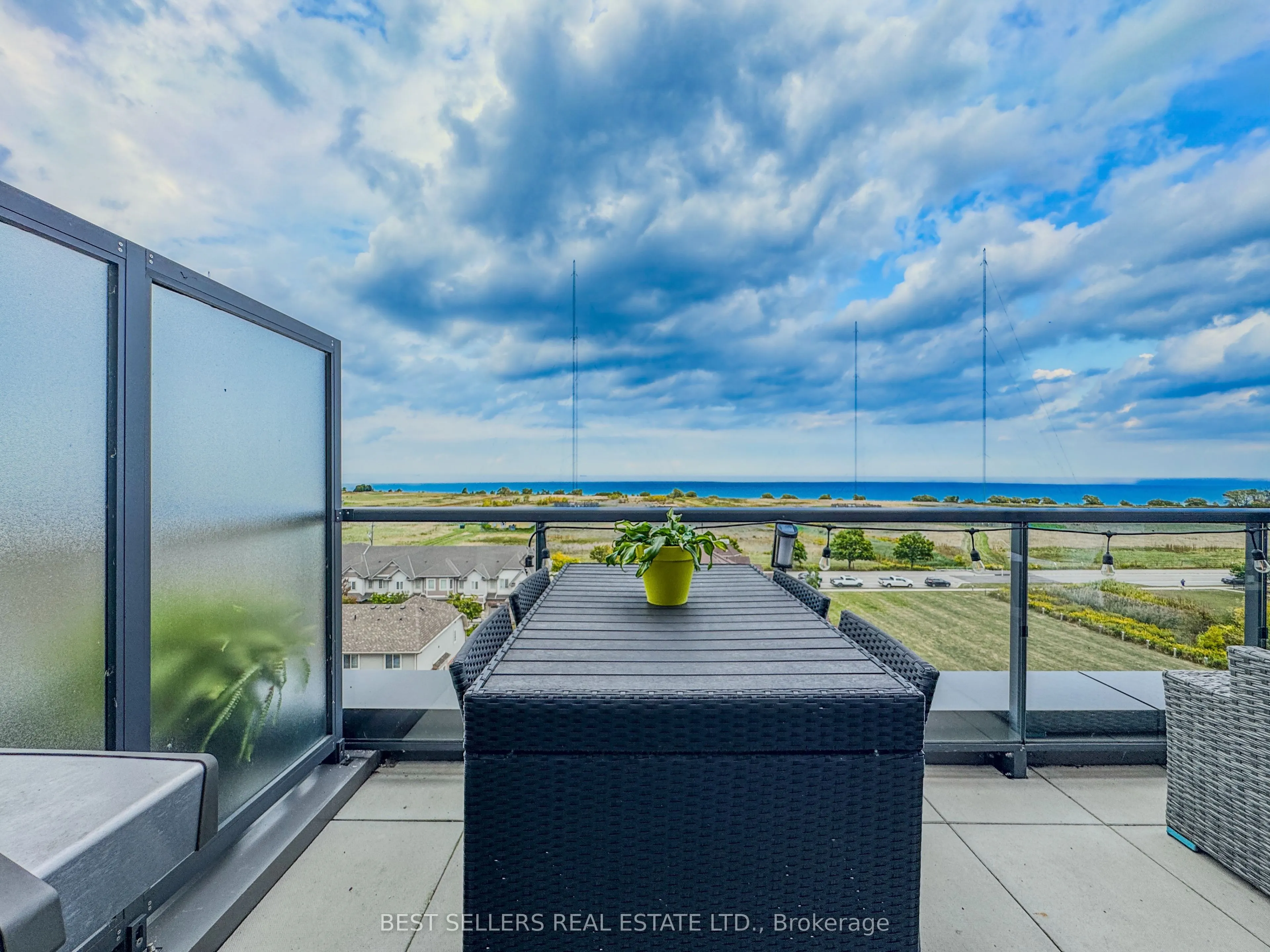 550 North Service Road #607
