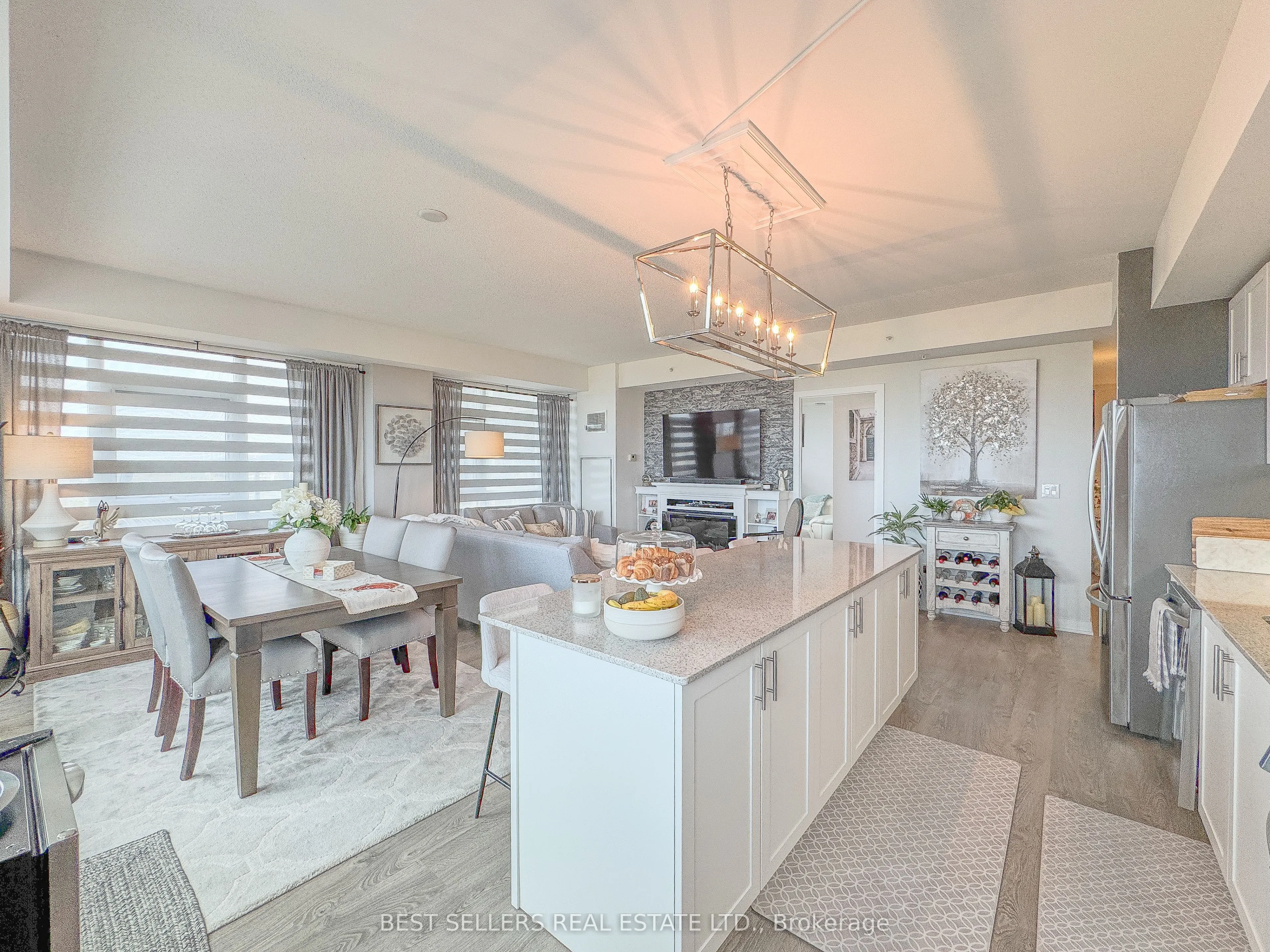 550 North Service Road #607