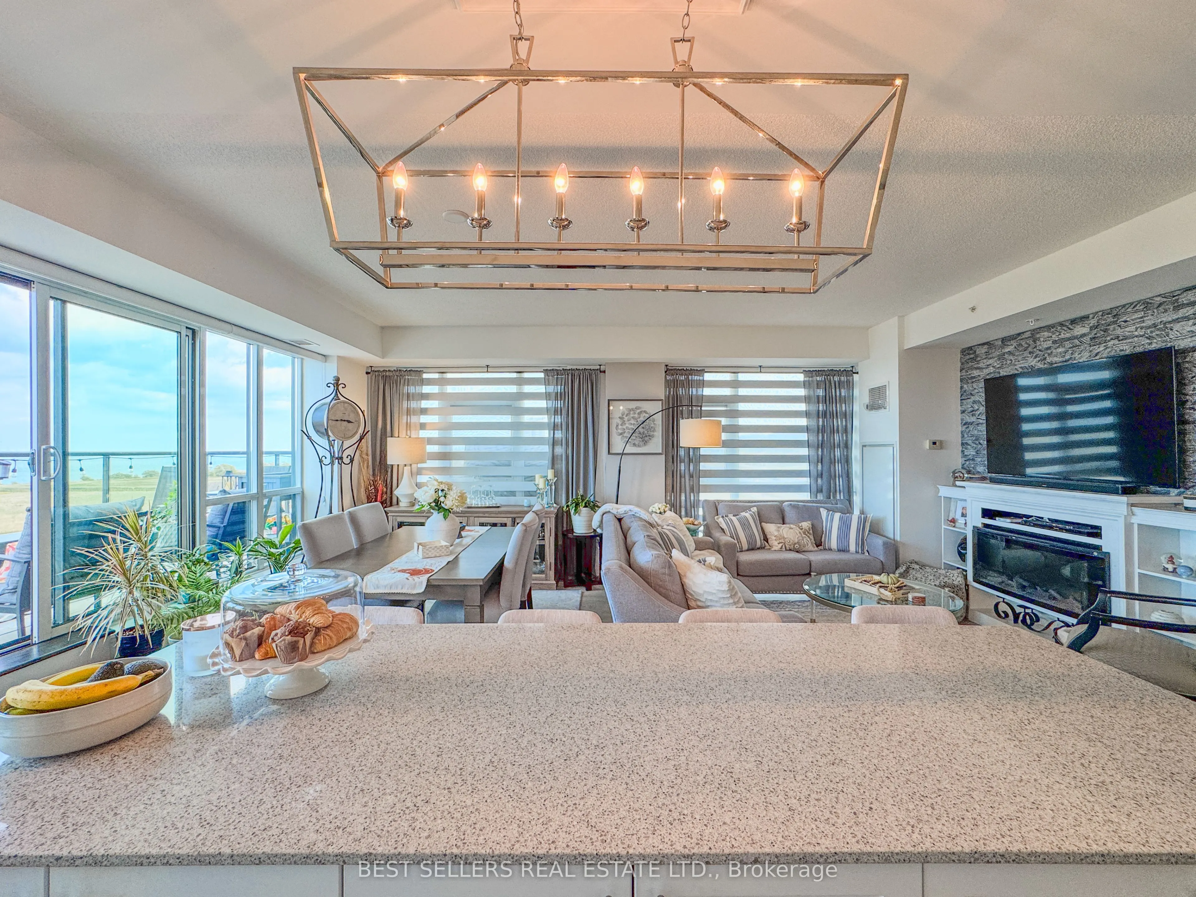 550 North Service Road #607