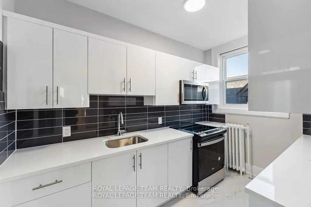 407 ELGIN Street #30