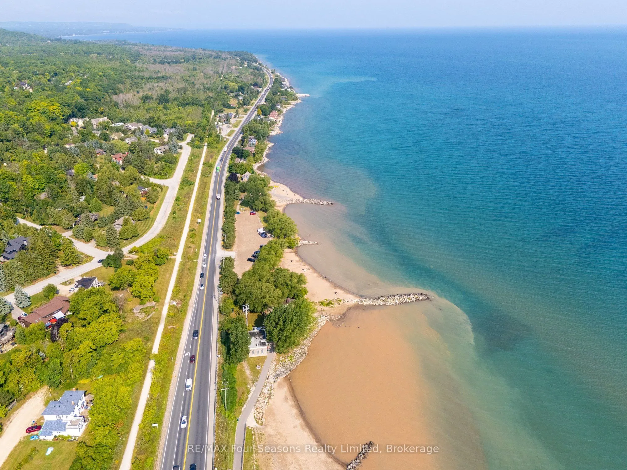 147 Lakeshore Road E