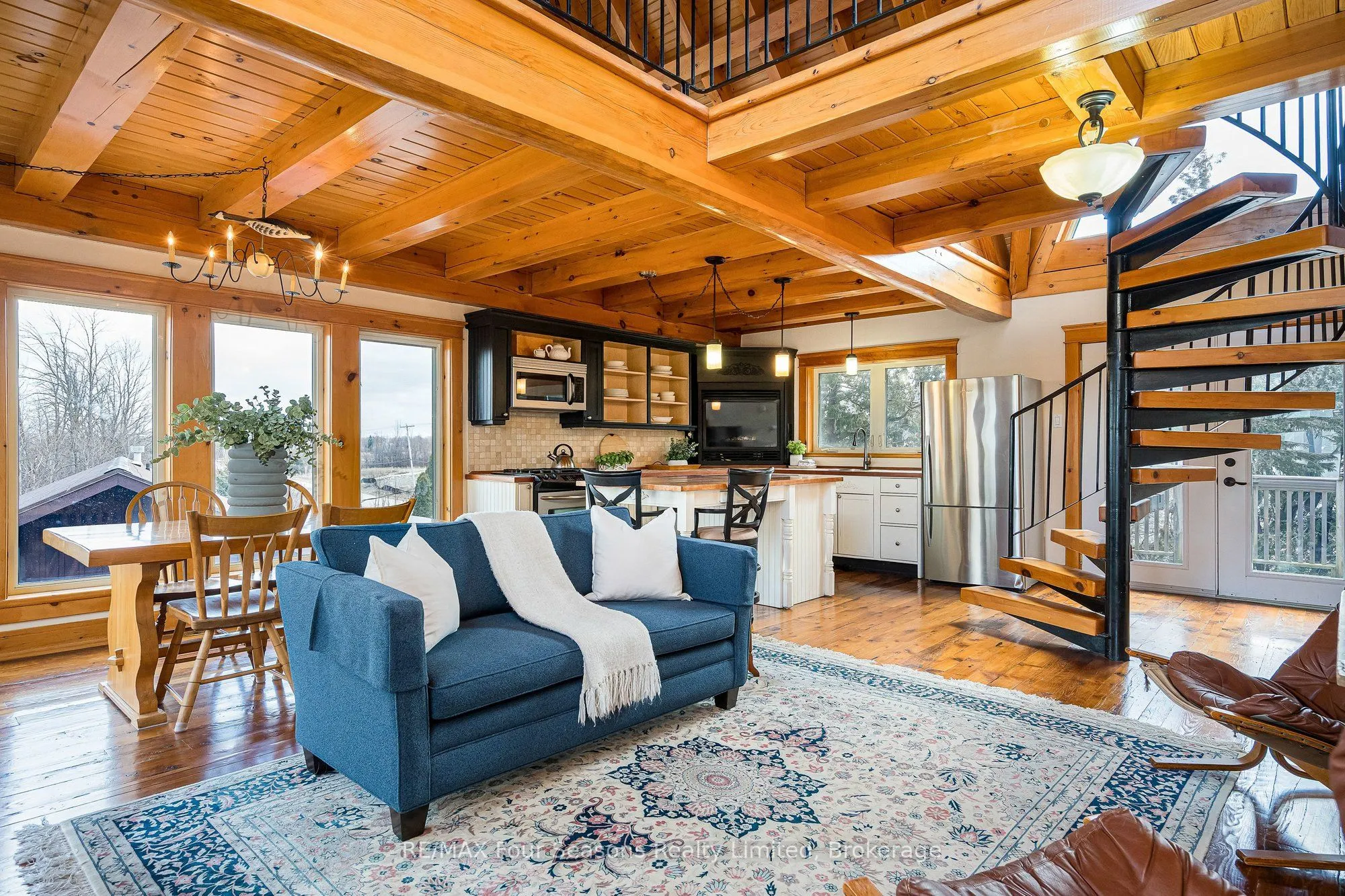 147 Lakeshore Road E