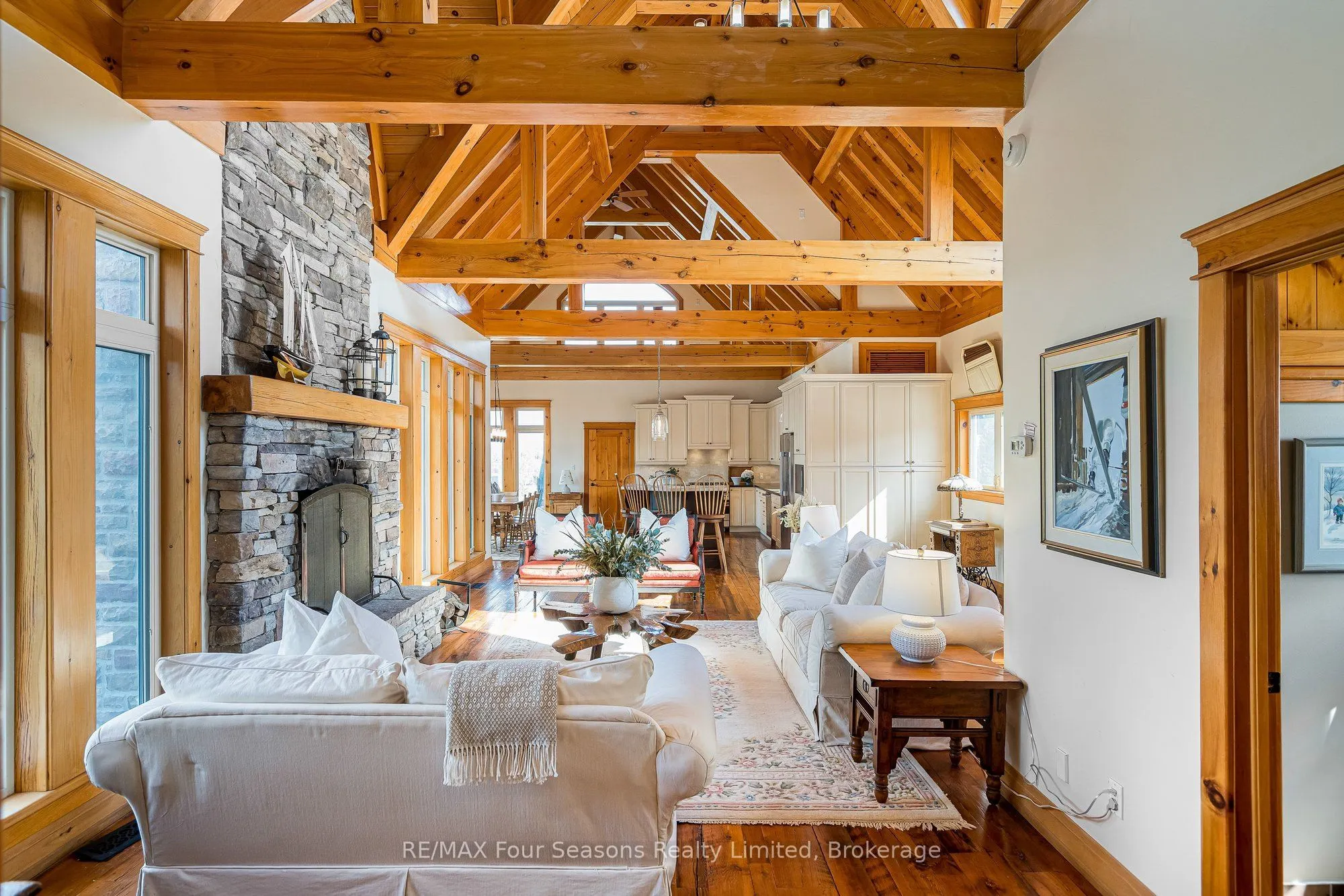 147 Lakeshore Road E
