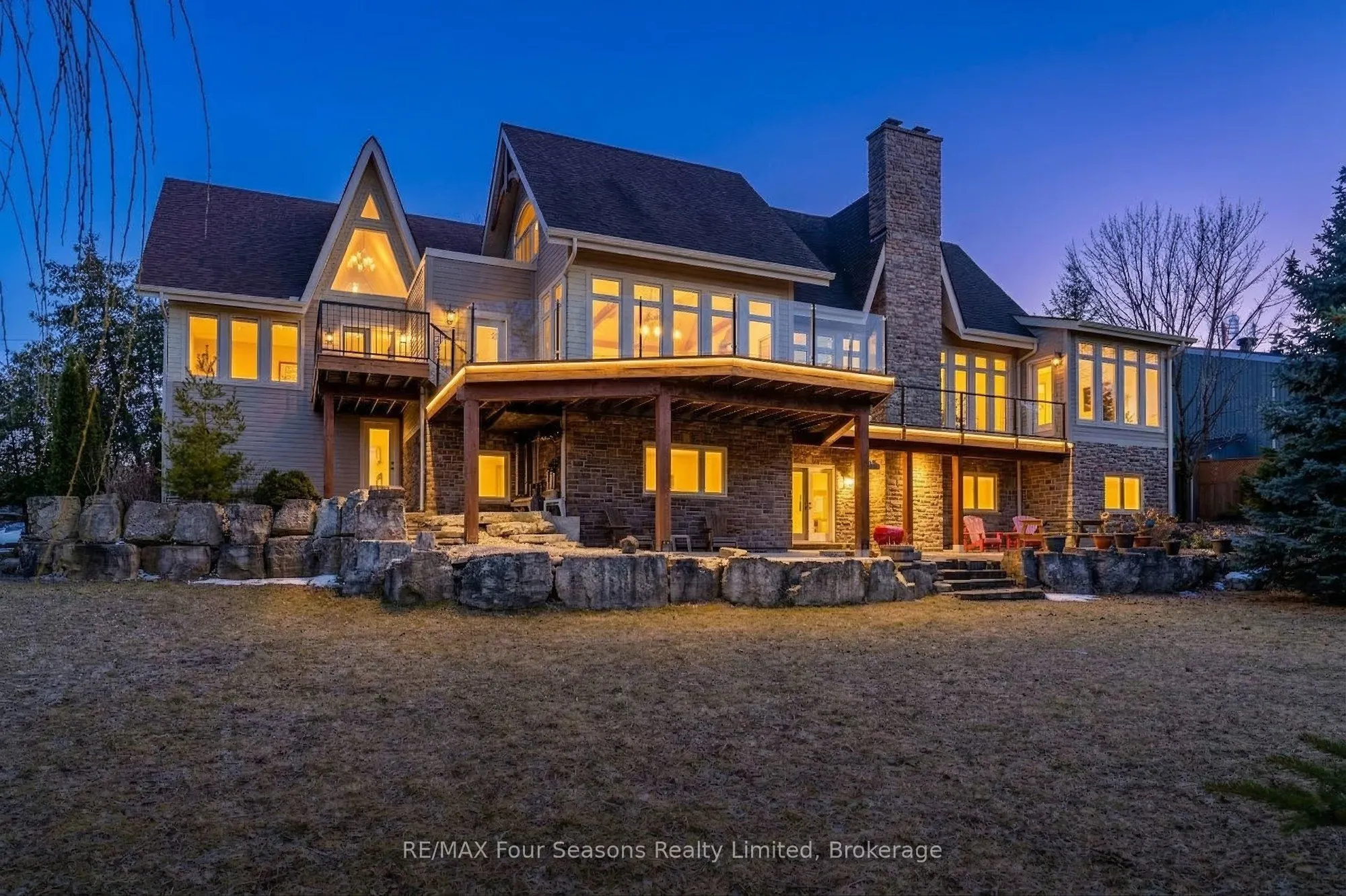 147 Lakeshore Road E
