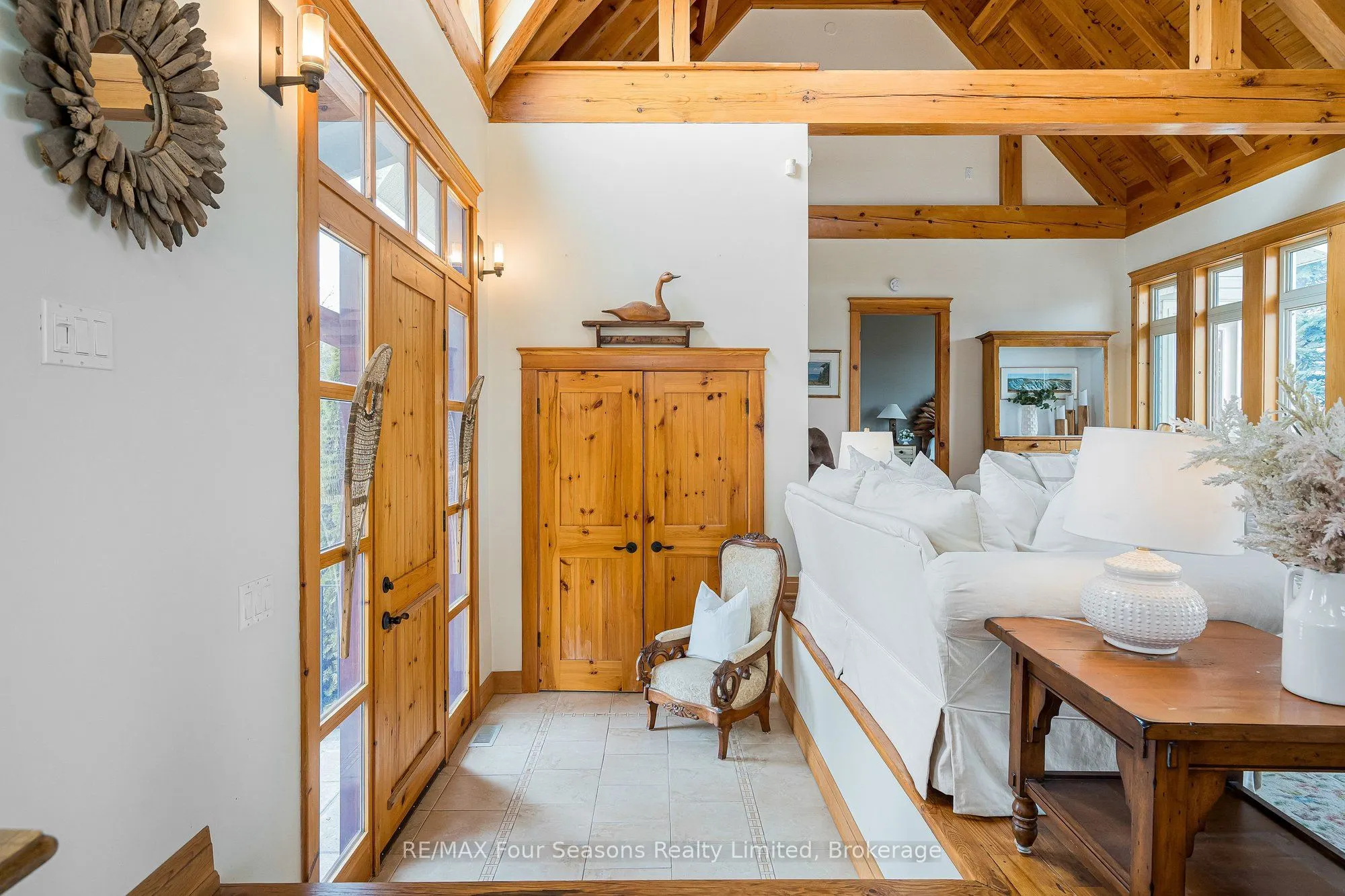 147 Lakeshore Road E