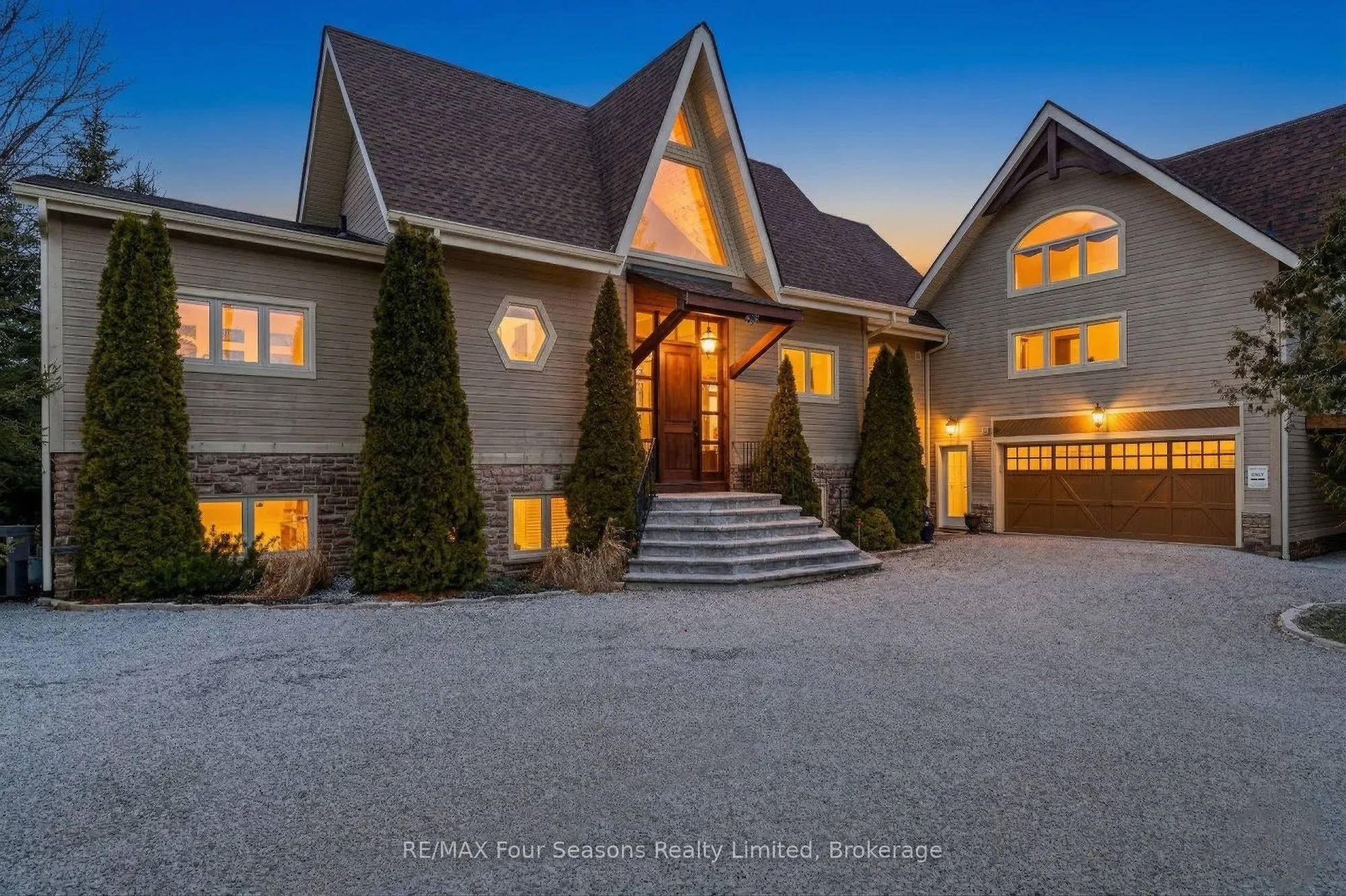 147 Lakeshore Road E