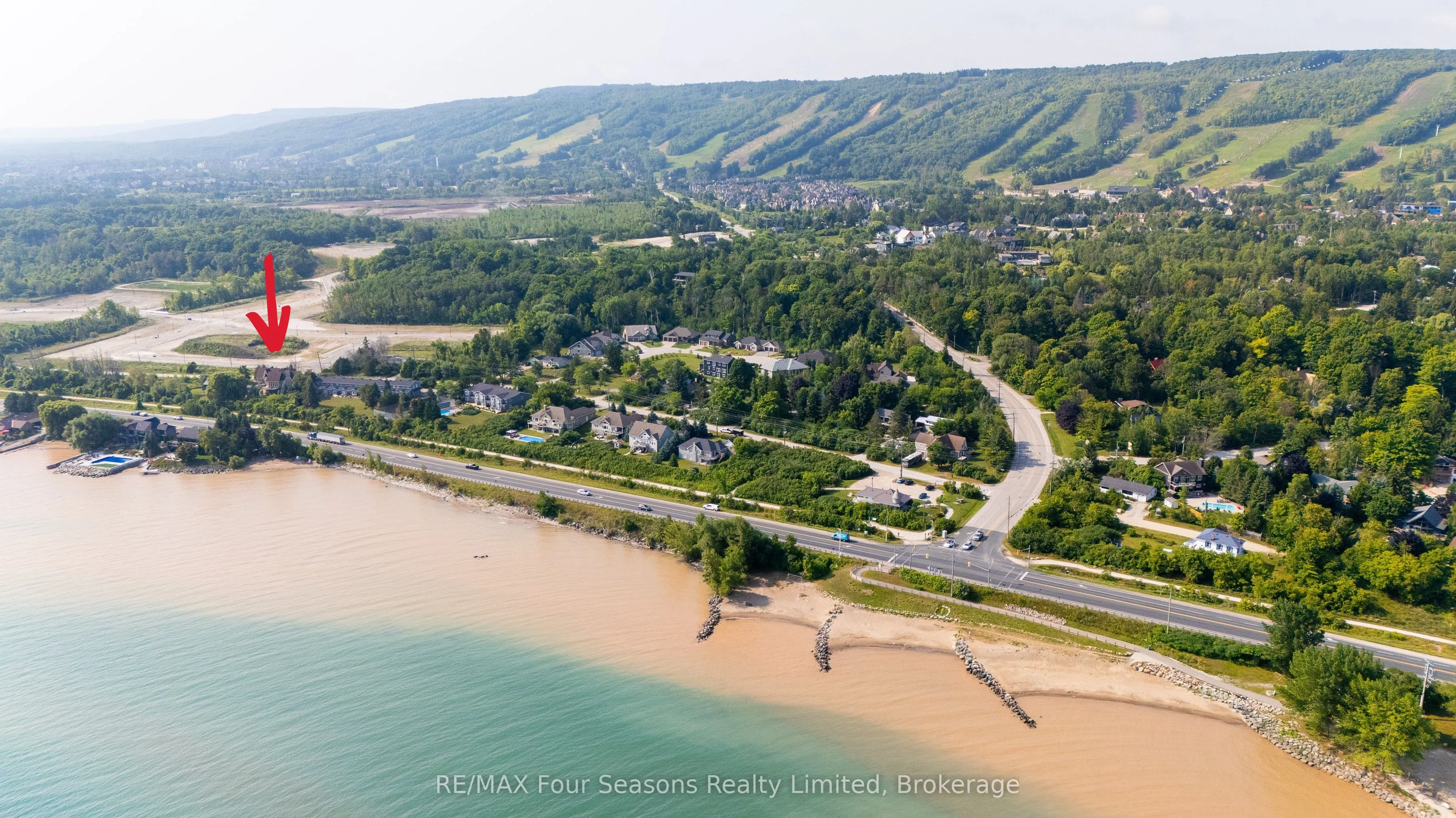 147 Lakeshore Road E