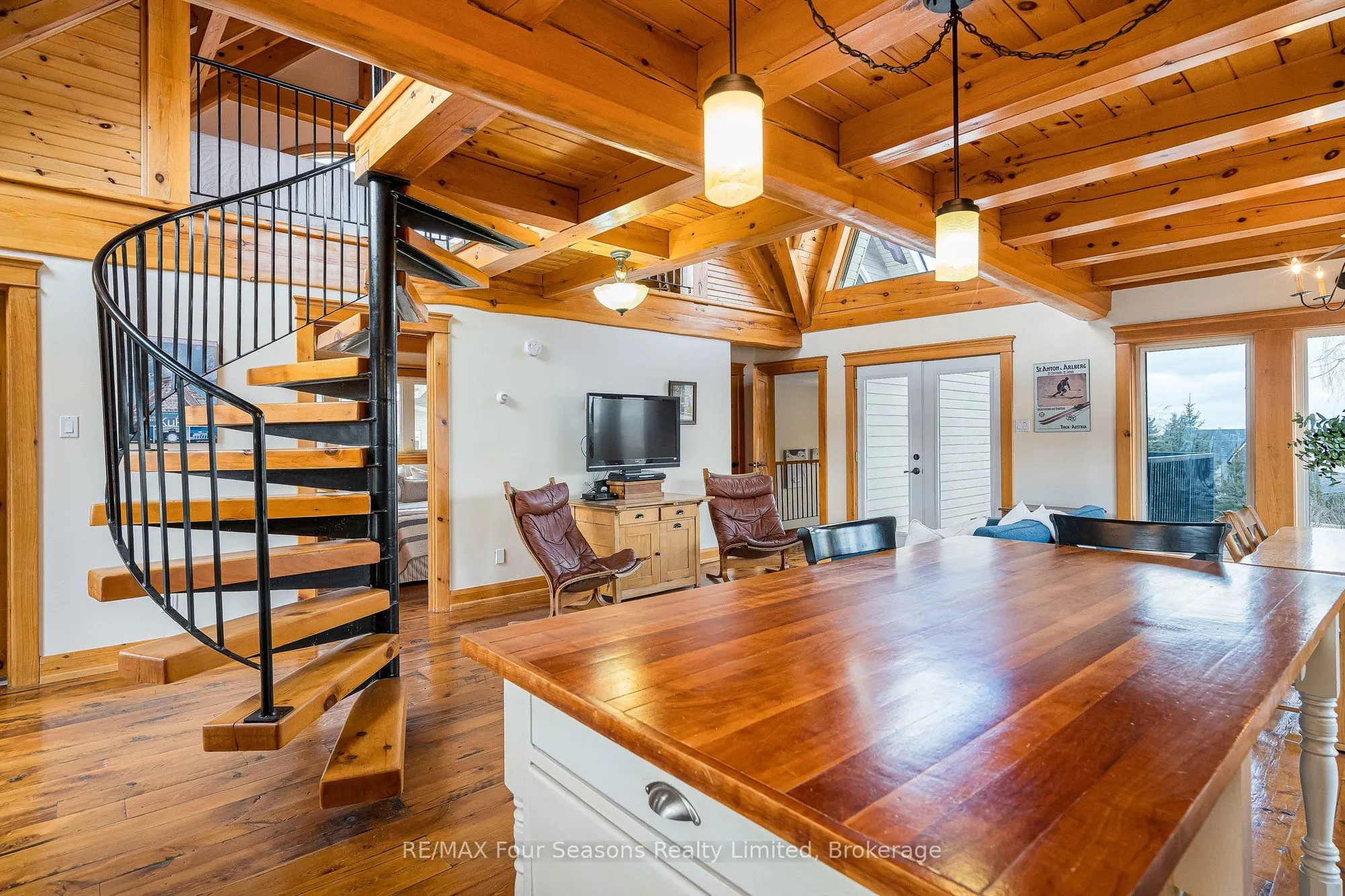 147 Lakeshore Road E