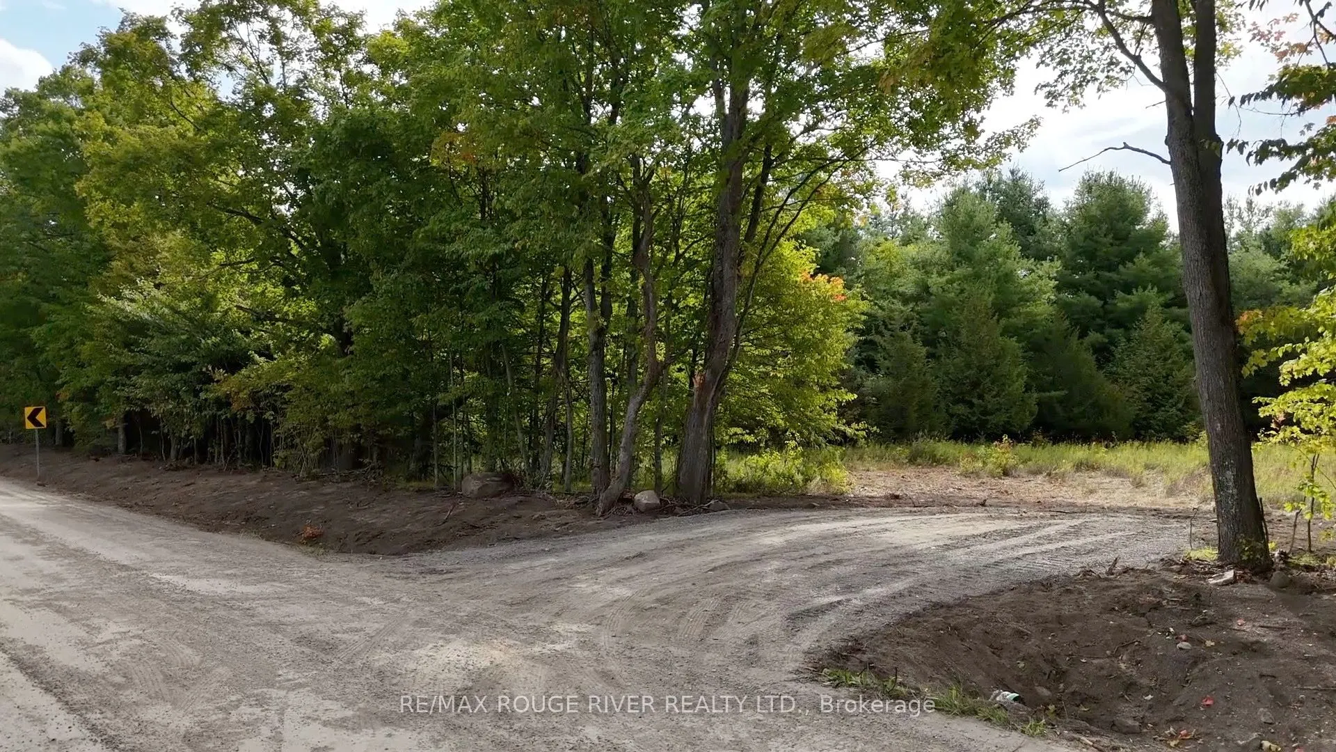 2421 14th Line East Acres E