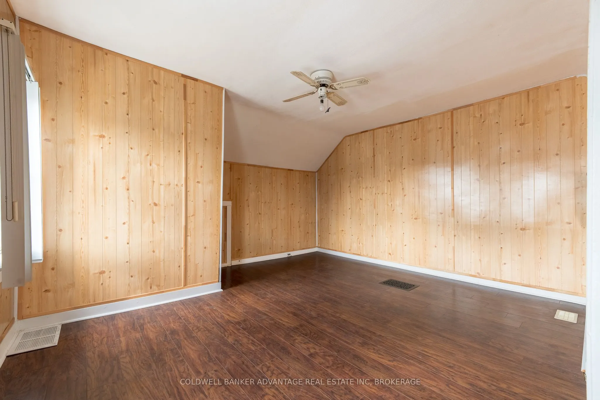 592 Fielden Avenue