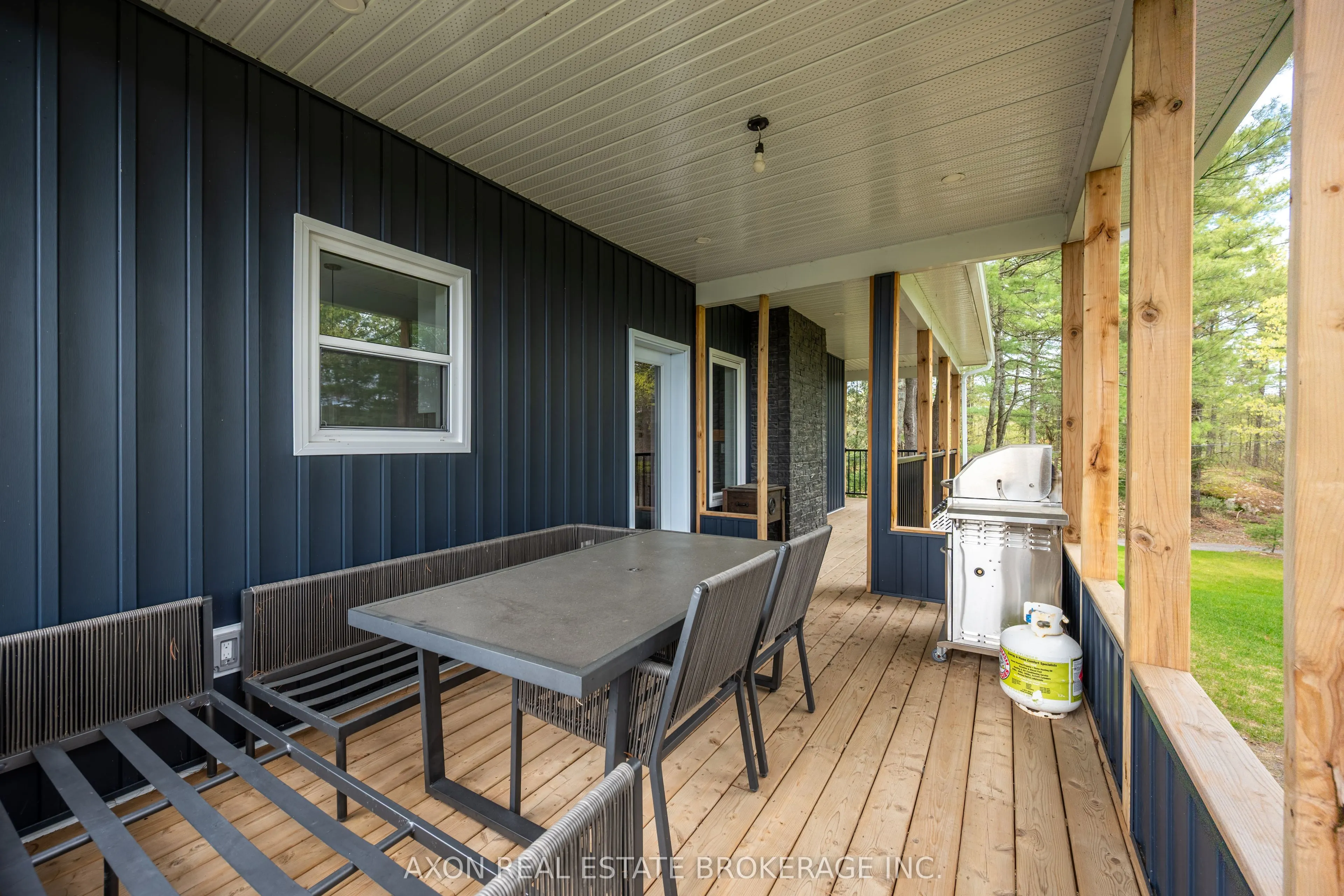 1022 Briscoe Bay Lane
