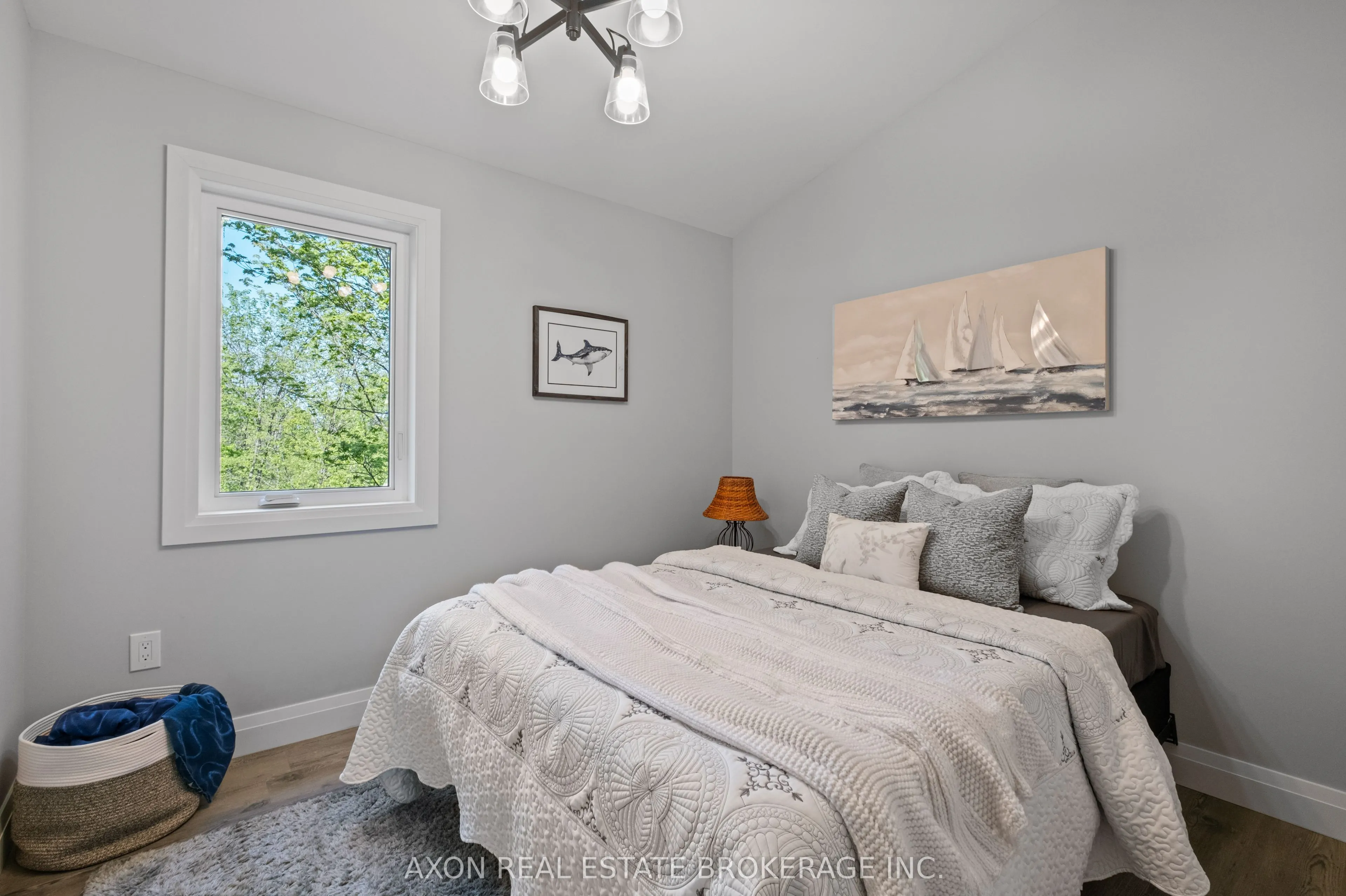 1022 Briscoe Bay Lane