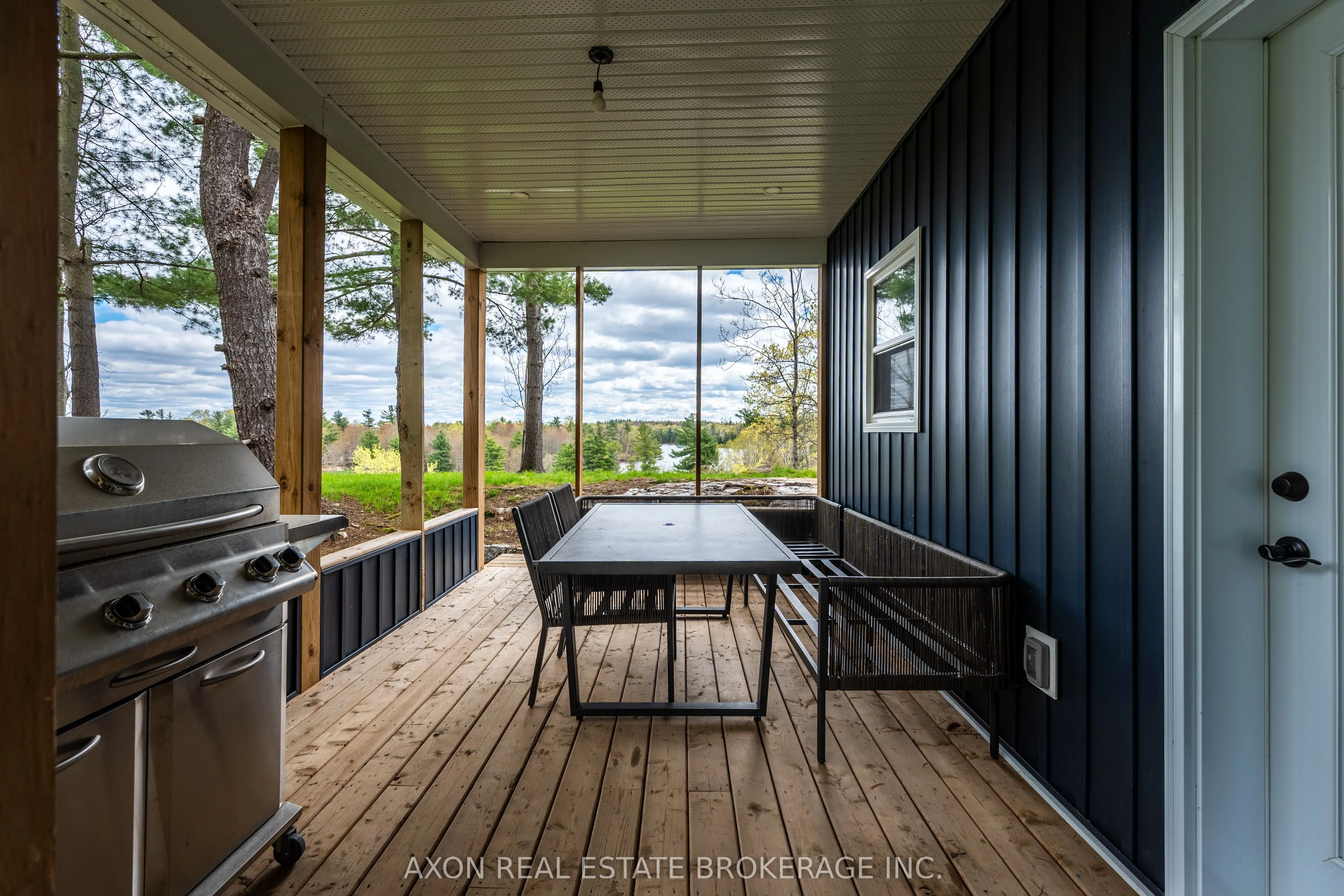 1022 Briscoe Bay Lane
