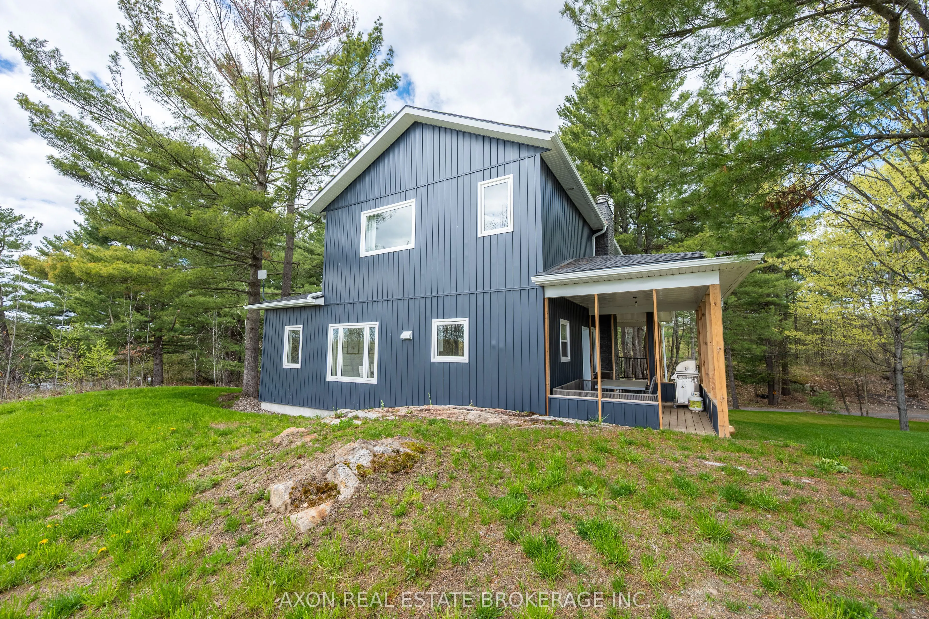1022 Briscoe Bay Lane