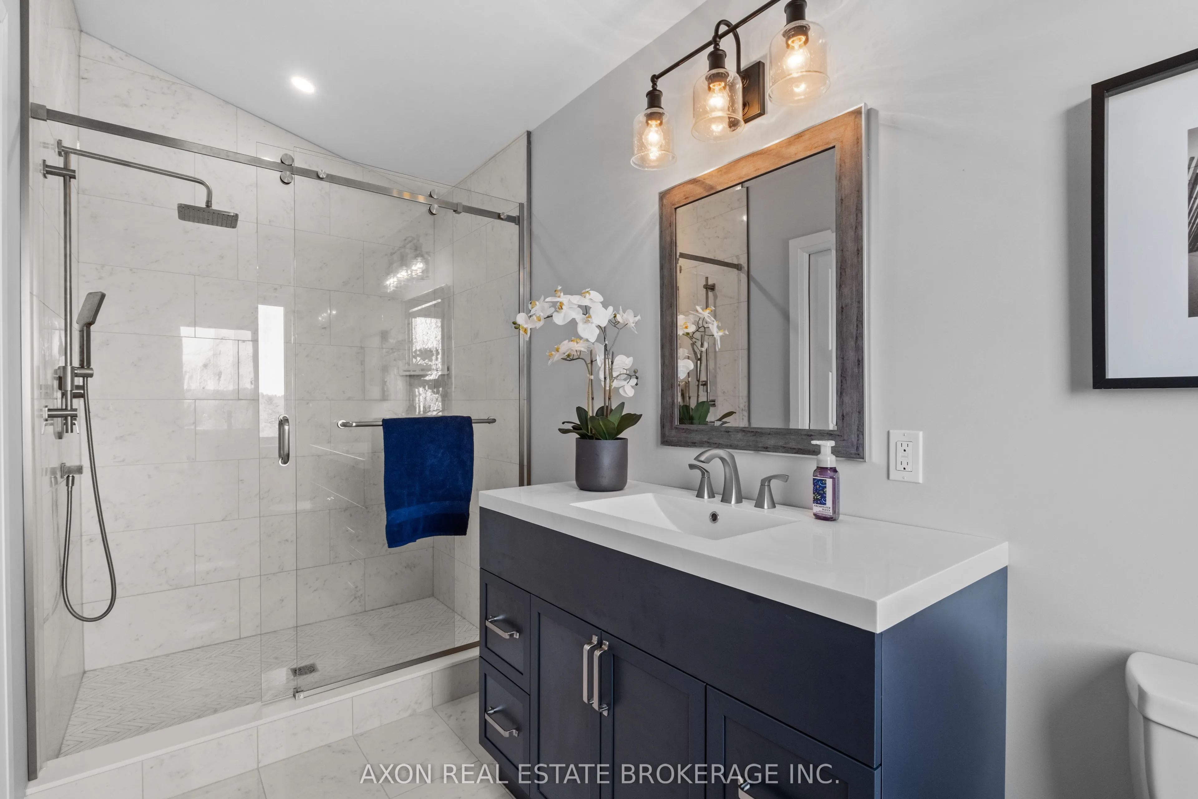 1022 Briscoe Bay Lane