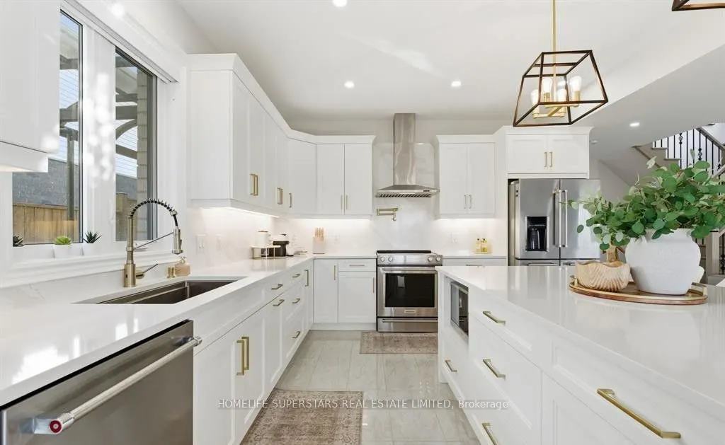 7403 Sherrilee Crescent