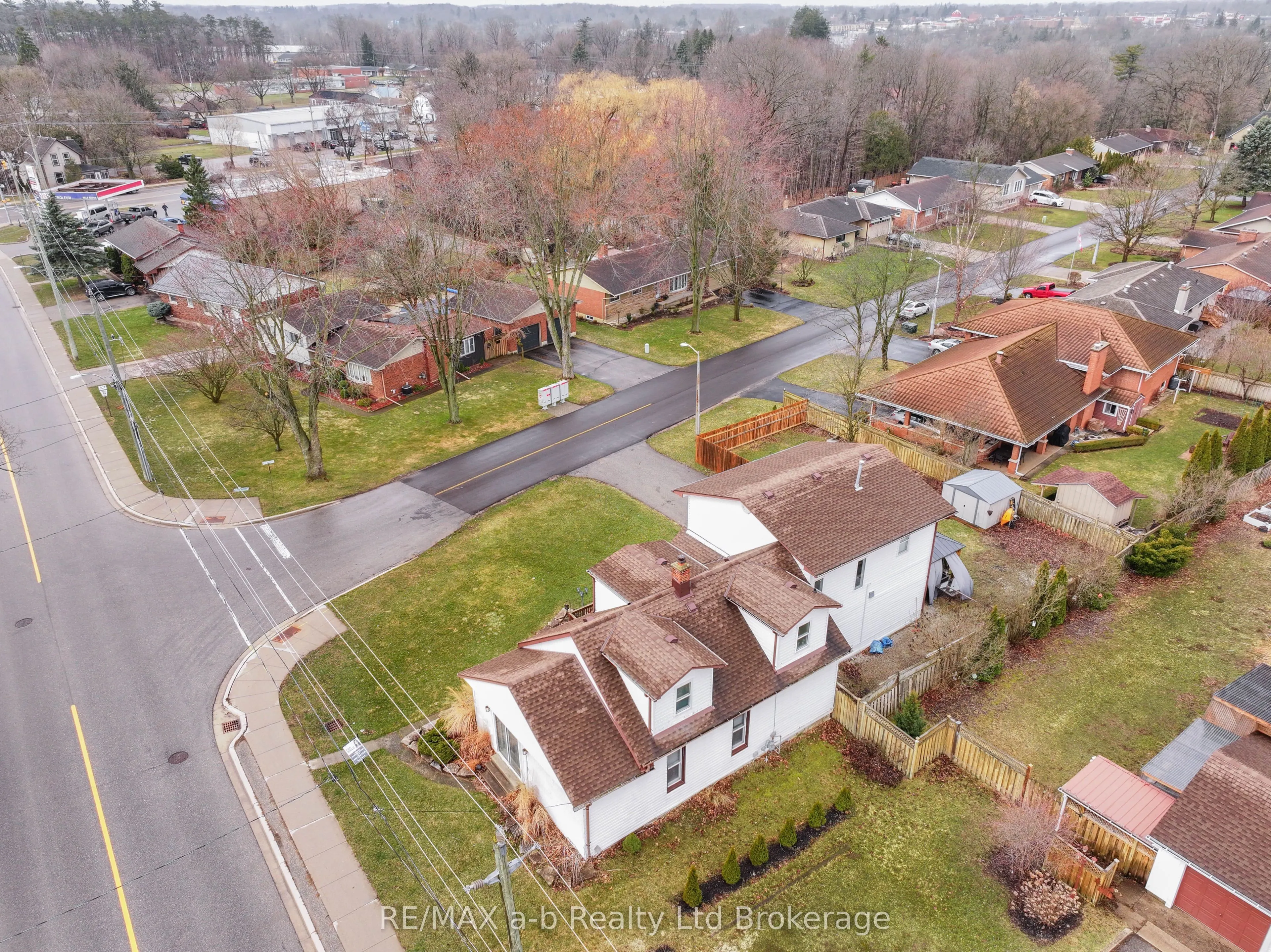 13 Potters Road N