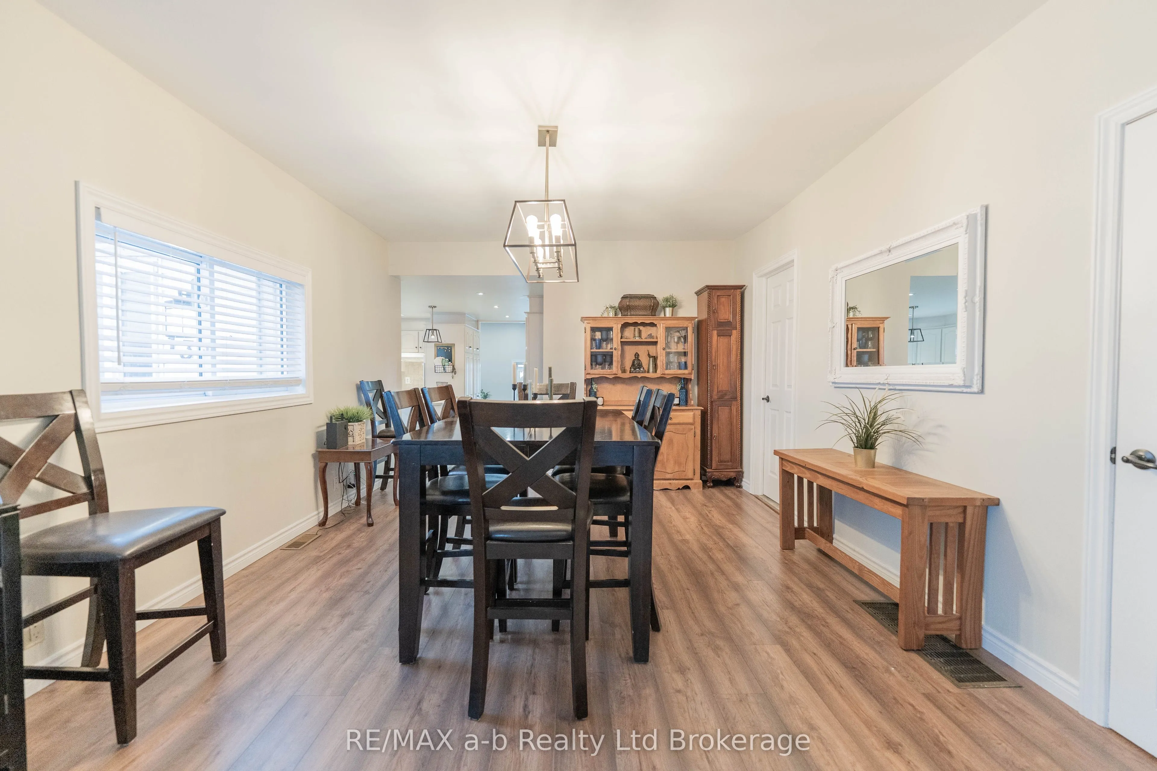 13 Potters Road N