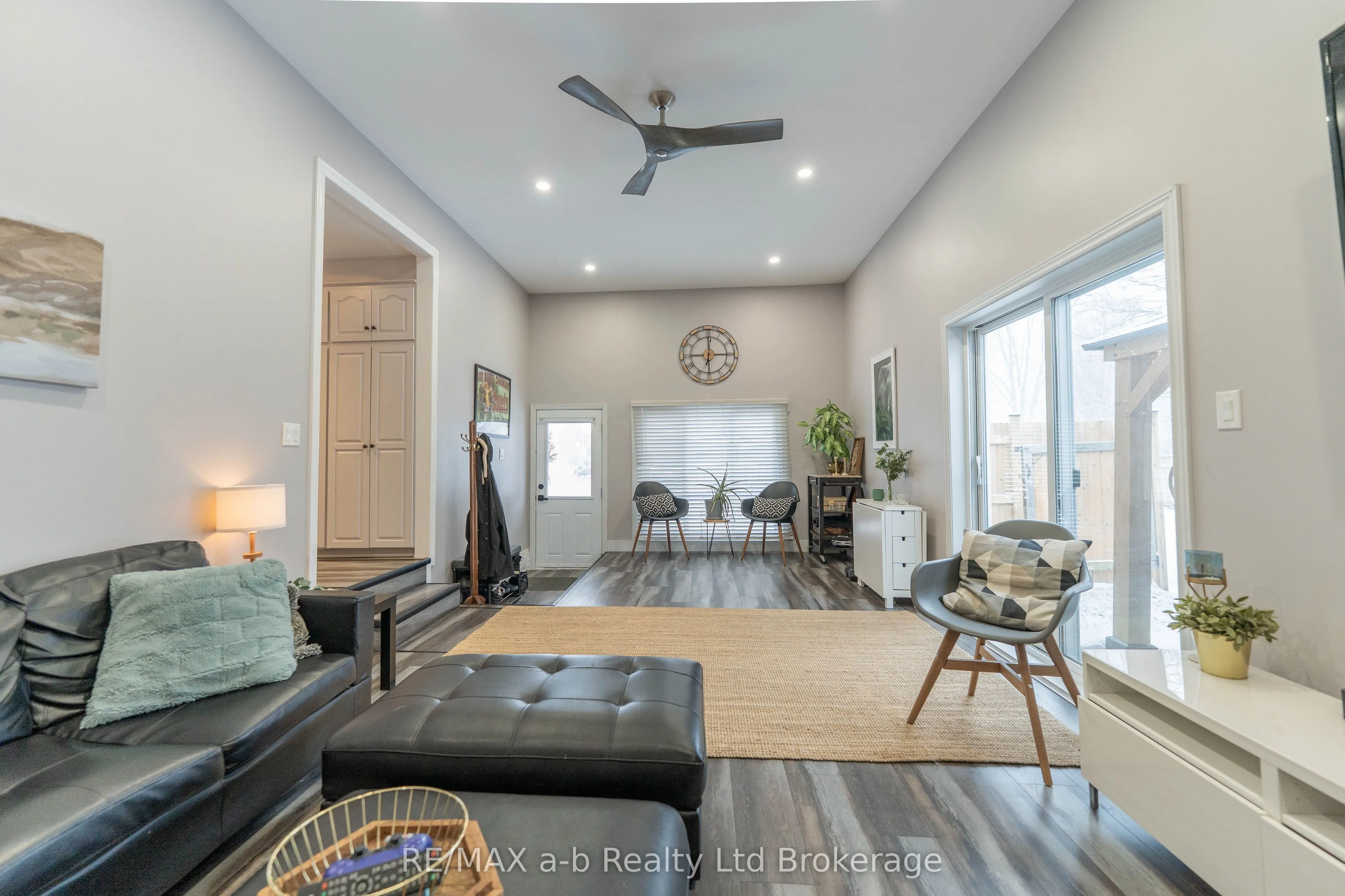 13 Potters Road N