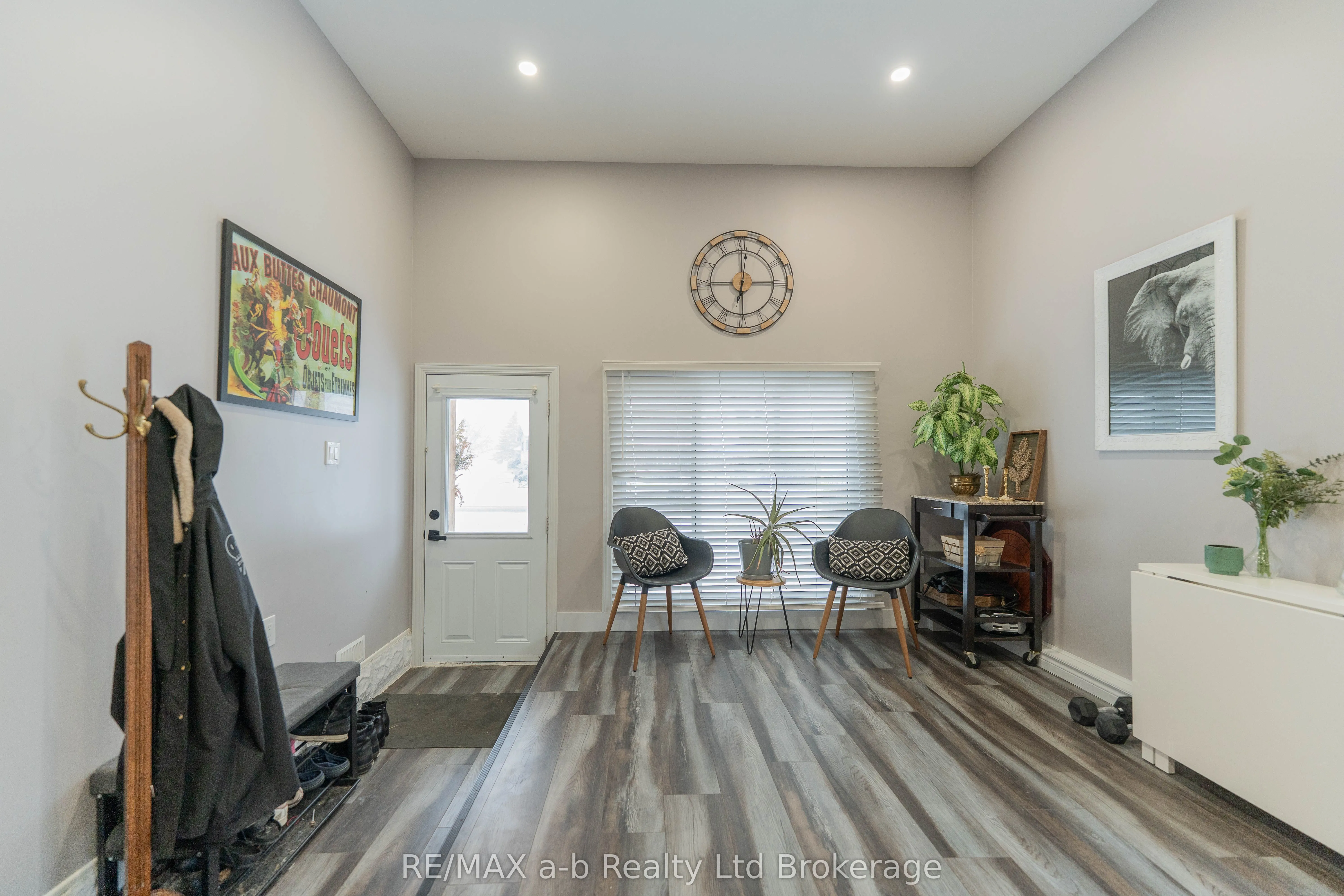 13 Potters Road N