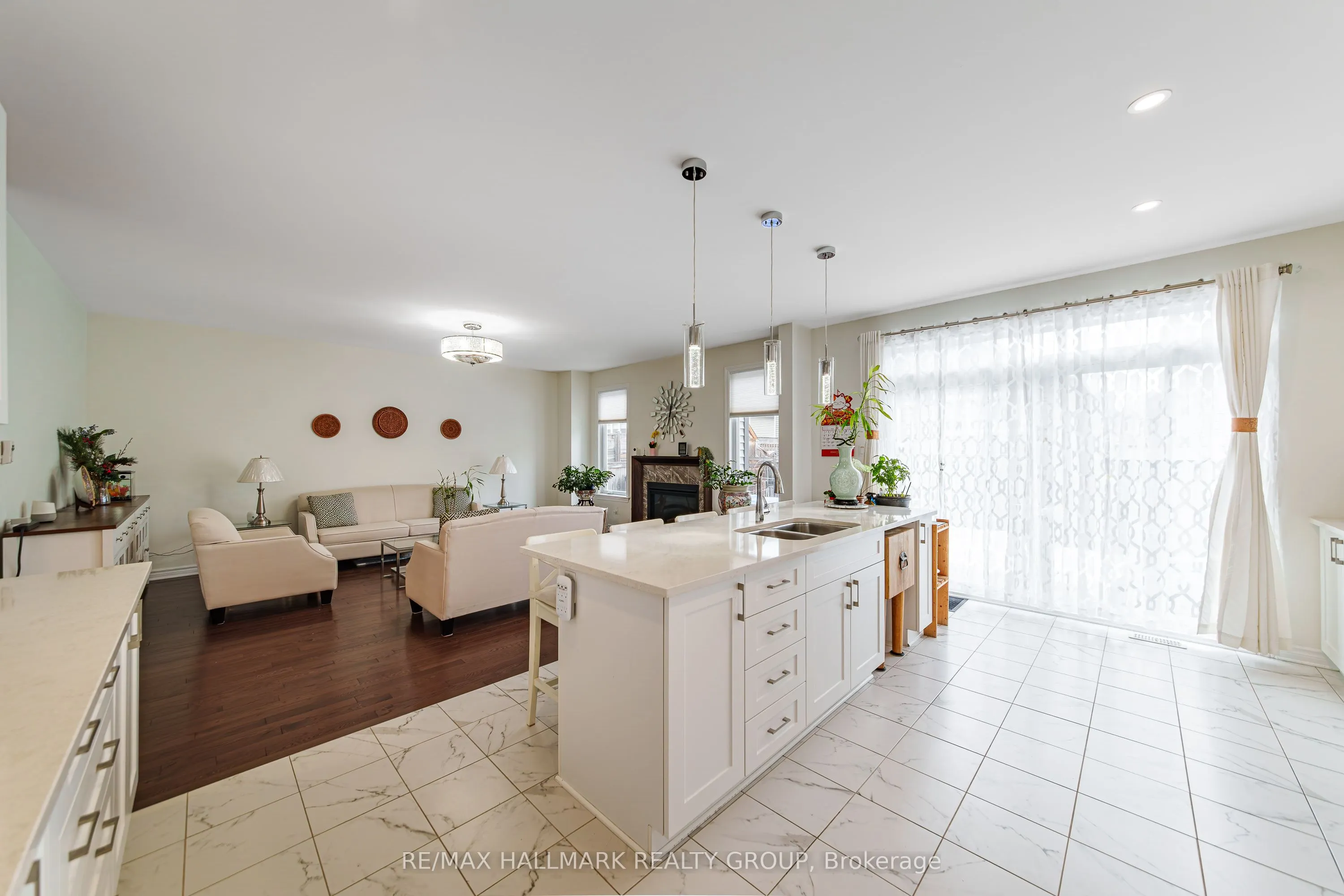 43 Cento Way