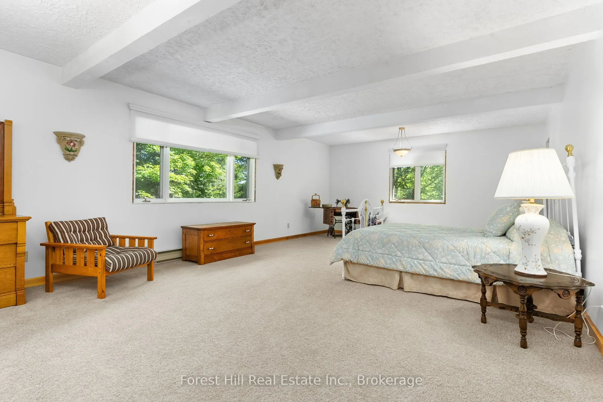 1089 Lutes Lane