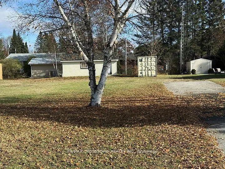 8 Cedar Court