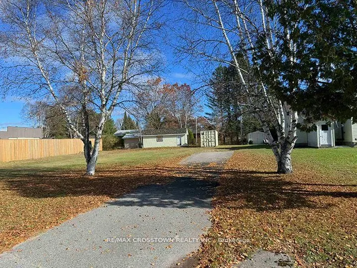 8 Cedar Court