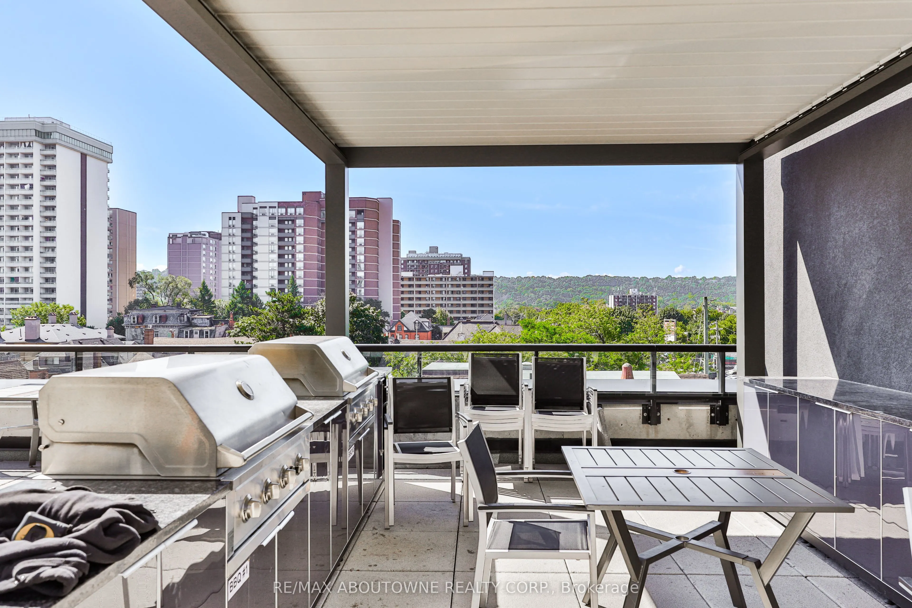 15 QUEEN Street #1806